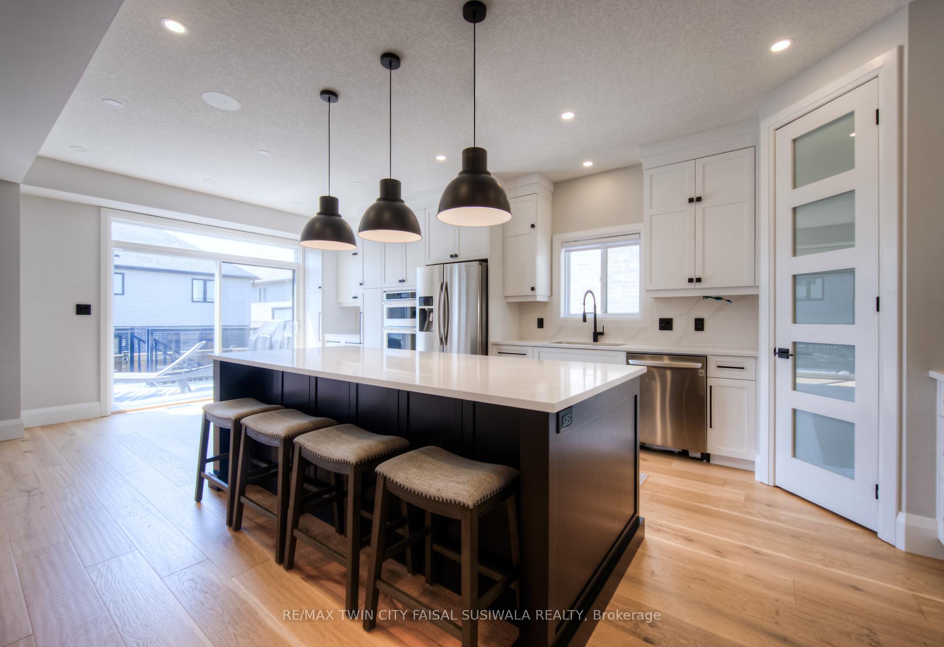 Photo 11 of 362 Moorlands Crescent, Kitchener — HOMEH
