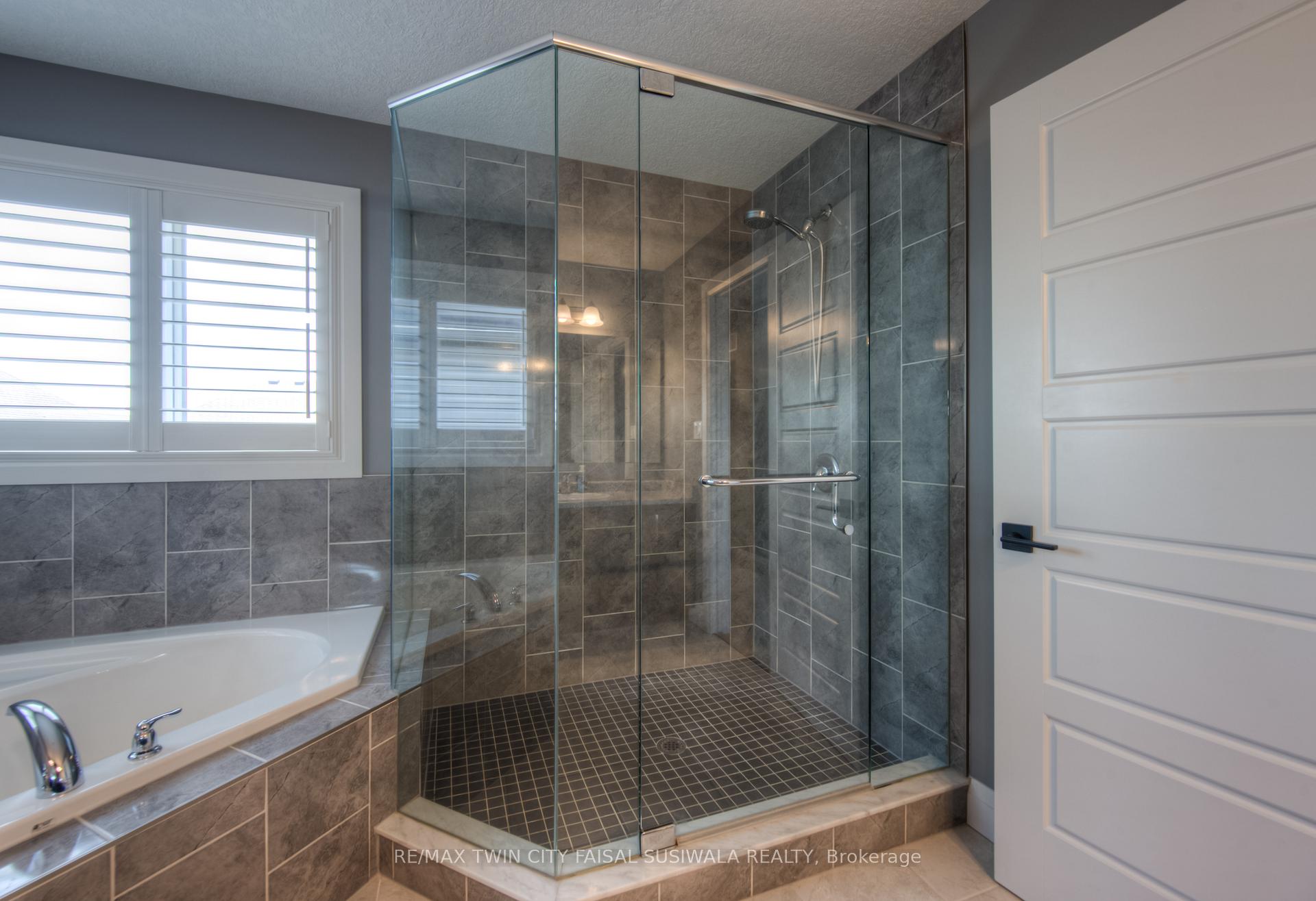 Photo 25 of 362 Moorlands Crescent, Kitchener — HOMEH