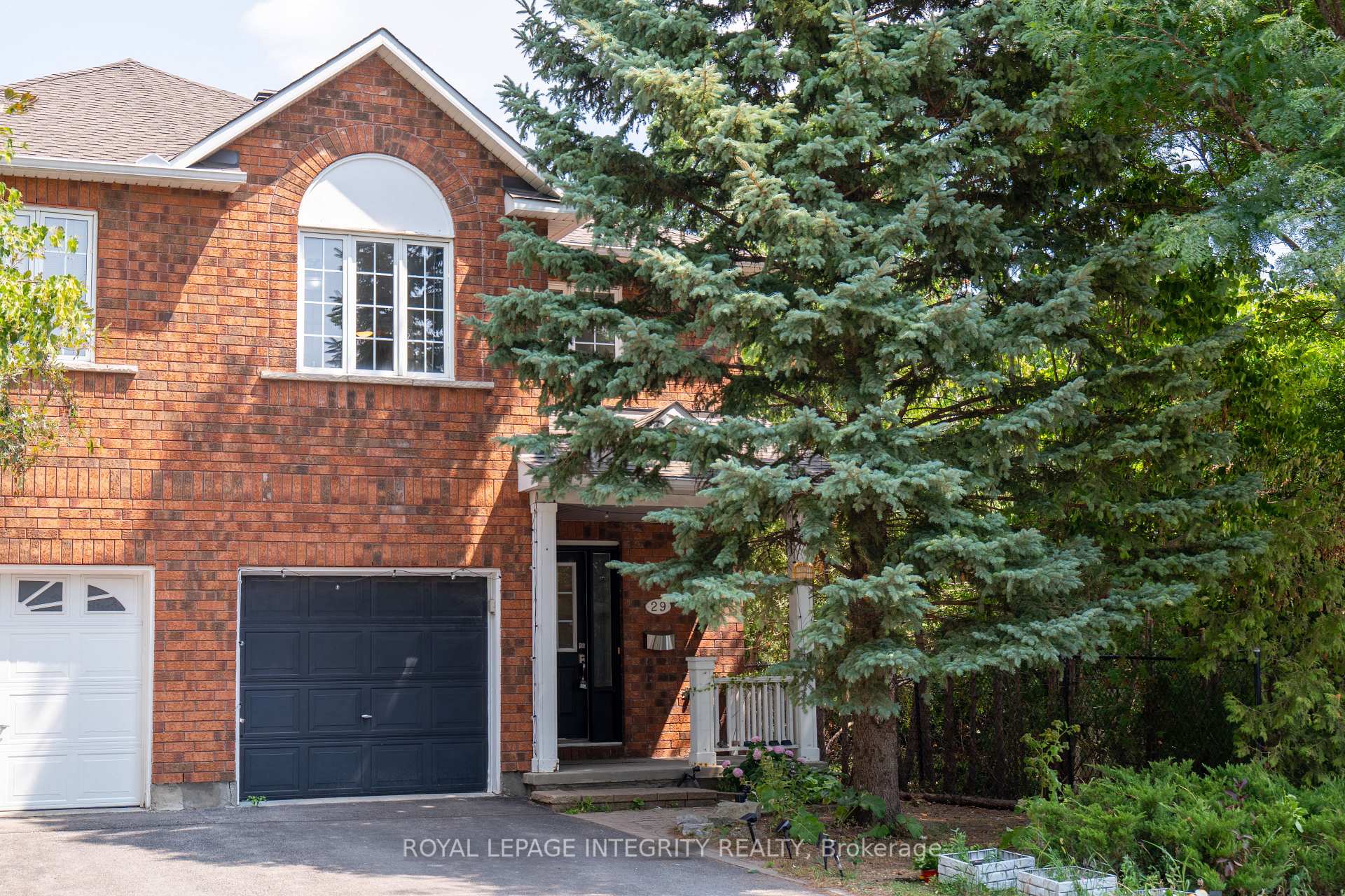 Photo 2 of 29 Kettleby Street, Ottawa, Kanata - Beaverbrook — HOMEH