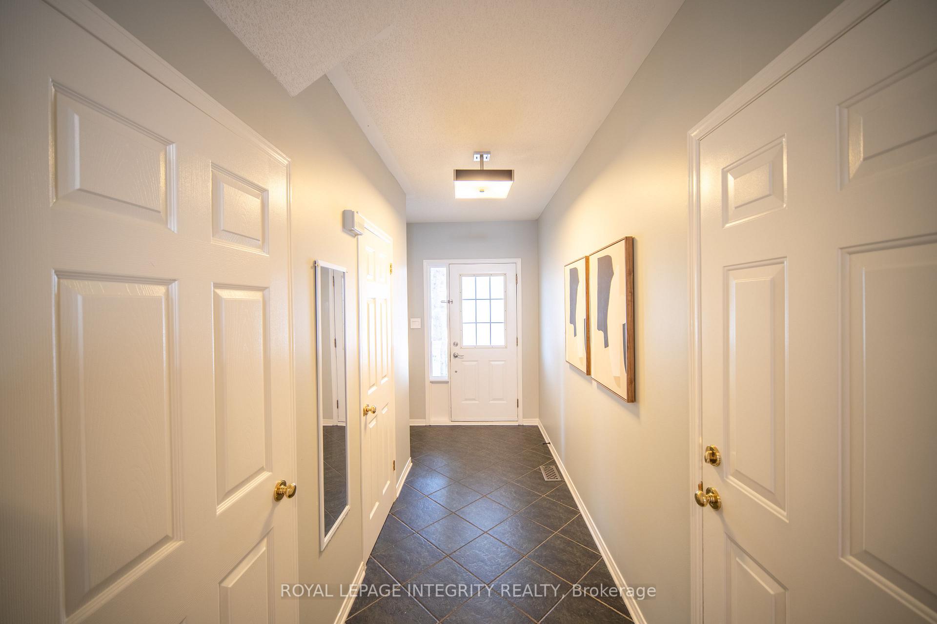 Photo 3 of 29 Kettleby Street, Ottawa, Kanata - Beaverbrook — HOMEH