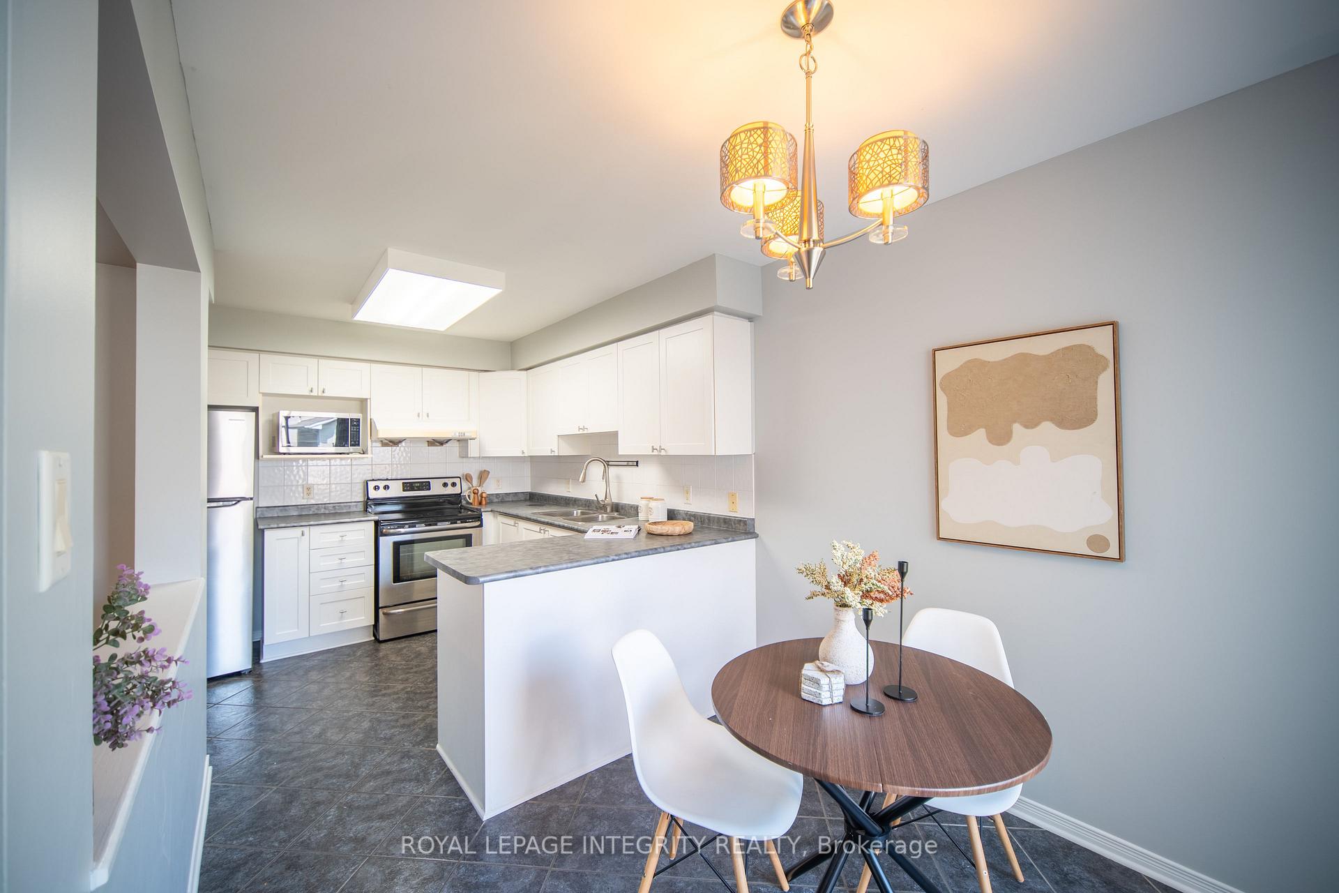 Photo 11 of 29 Kettleby Street, Ottawa, Kanata - Beaverbrook — HOMEH