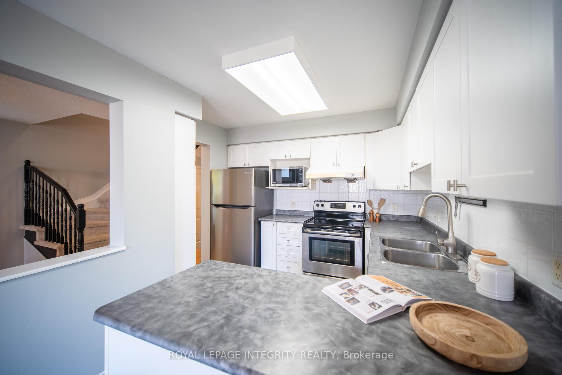 Photo 14 of 29 Kettleby Street, Ottawa, Kanata - Beaverbrook — HOMEH