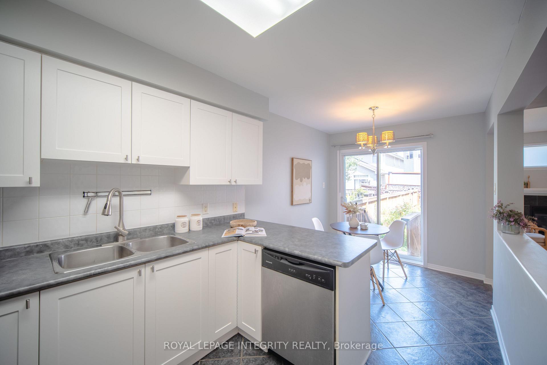 Photo 15 of 29 Kettleby Street, Ottawa, Kanata - Beaverbrook — HOMEH