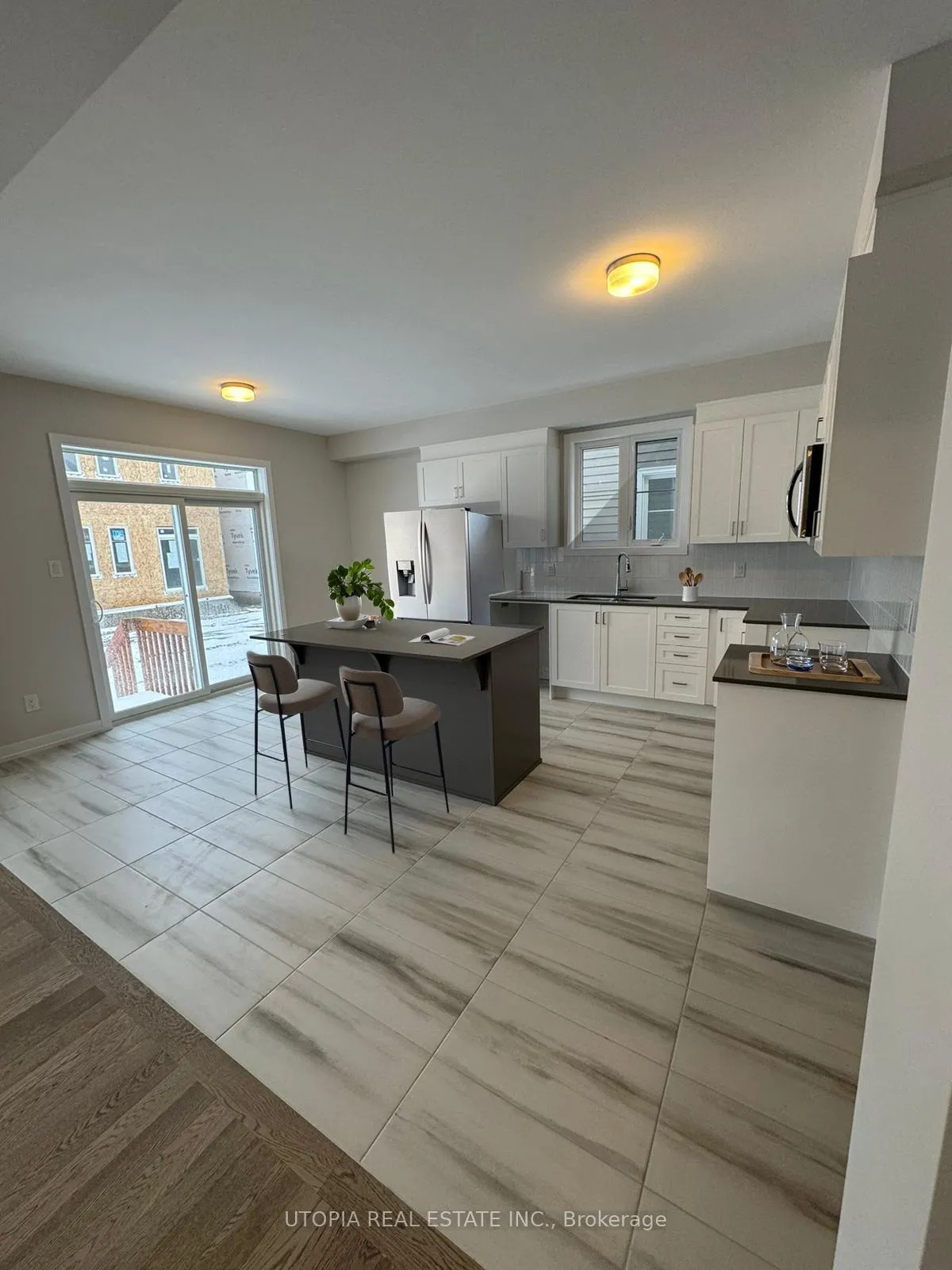 Photo 5 of 110 Hackamore Crescent, Ottawa, Goulbourn Twp From Franktown Rd/South To Rideau — HOMEH