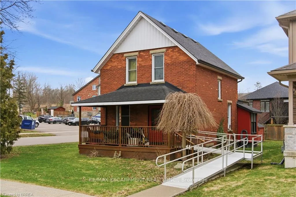 Photo 2 of 139 Willow Street, Brant, Paris — HOMEH