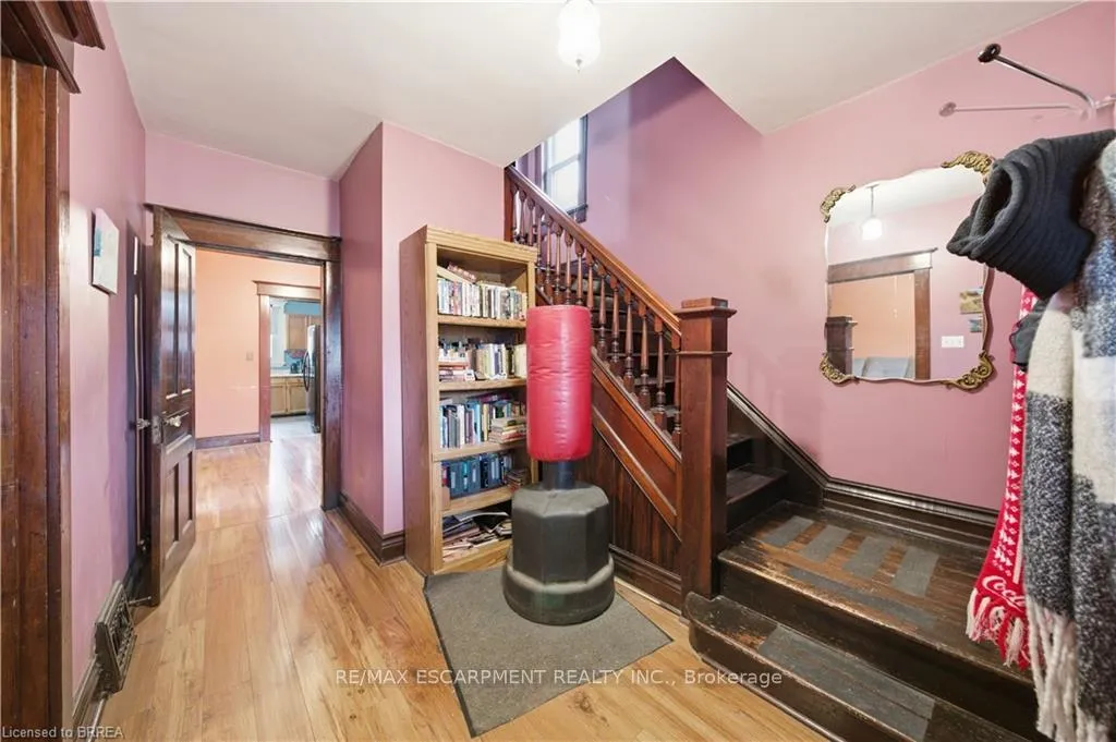 Photo 4 of 139 Willow Street, Brant, Paris — HOMEH