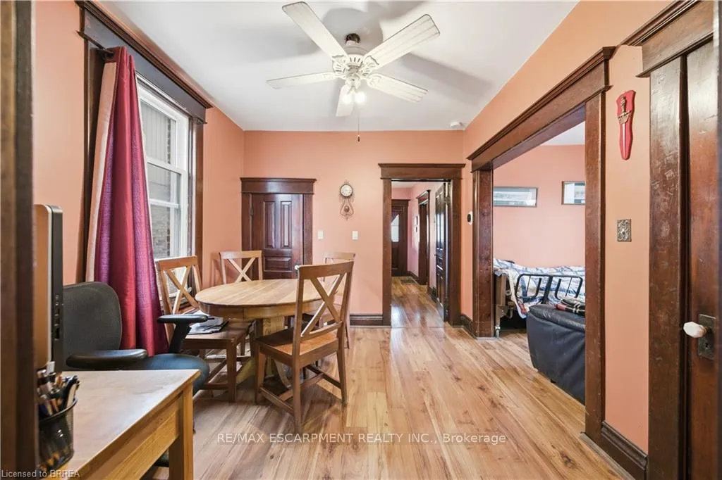 Photo 6 of 139 Willow Street, Brant, Paris — HOMEH
