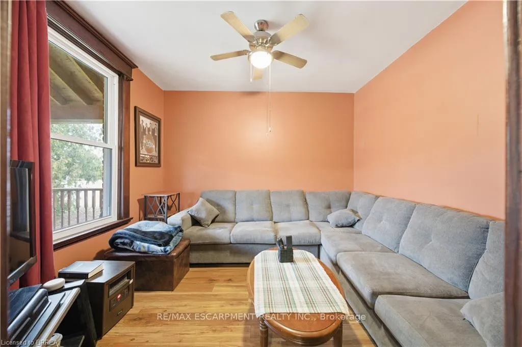 Photo 7 of 139 Willow Street, Brant, Paris — HOMEH