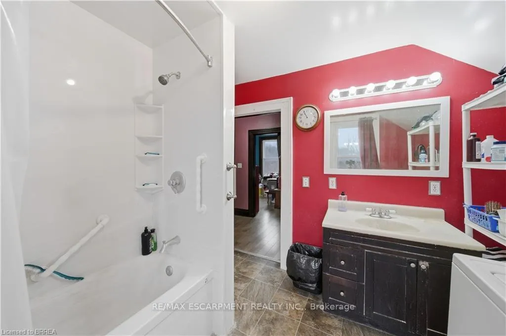 Photo 11 of 139 Willow Street, Brant, Paris — HOMEH