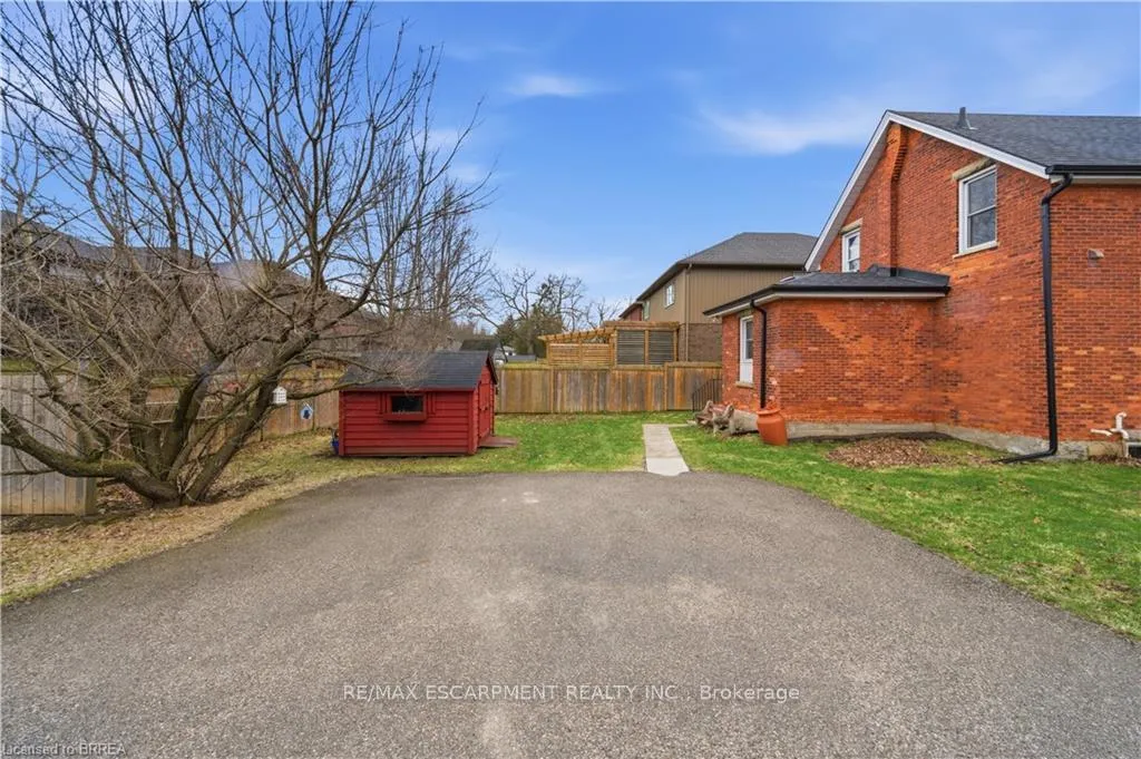 Photo 14 of 139 Willow Street, Brant, Paris — HOMEH