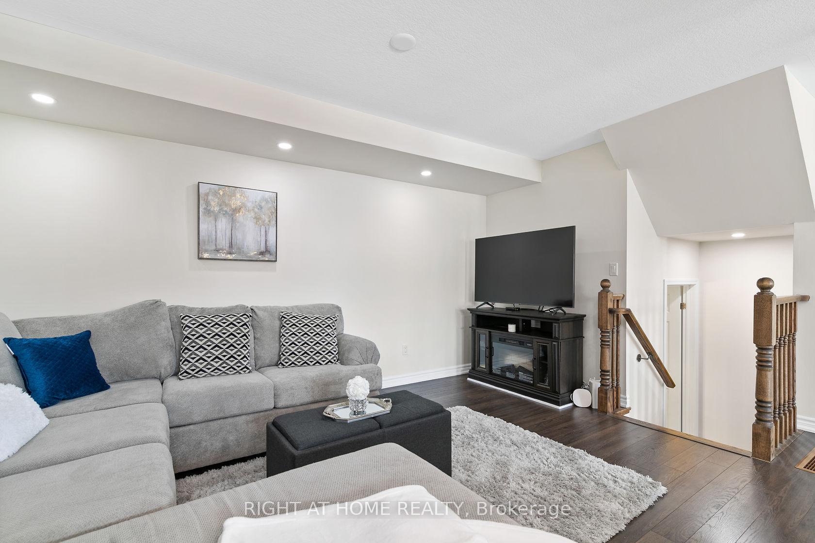 Photo 9 of 21 Appleby Street, Kitchener — HOMEH
