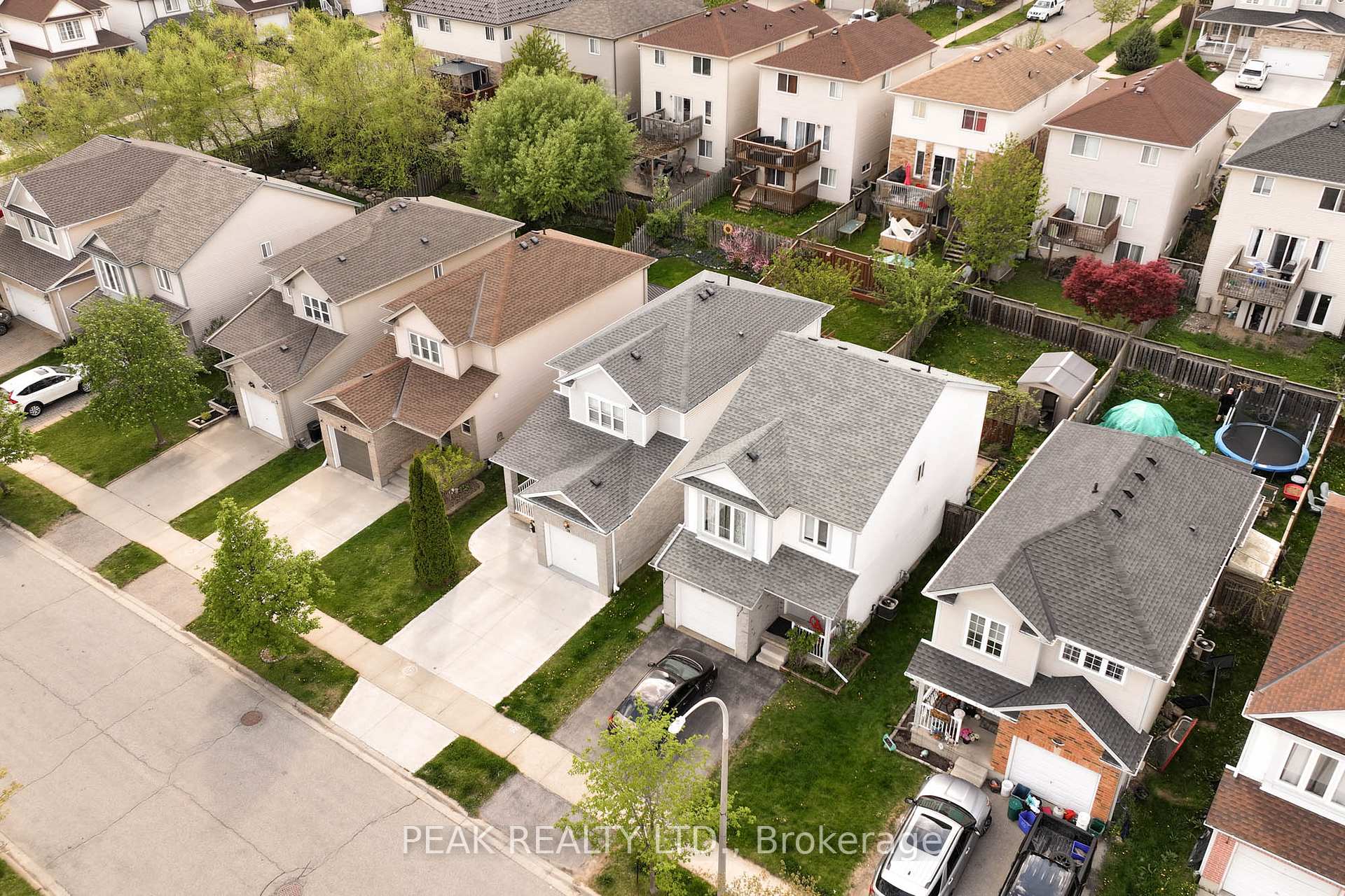 Photo 4 of 34 Reistview Street, Kitchener — HOMEH
