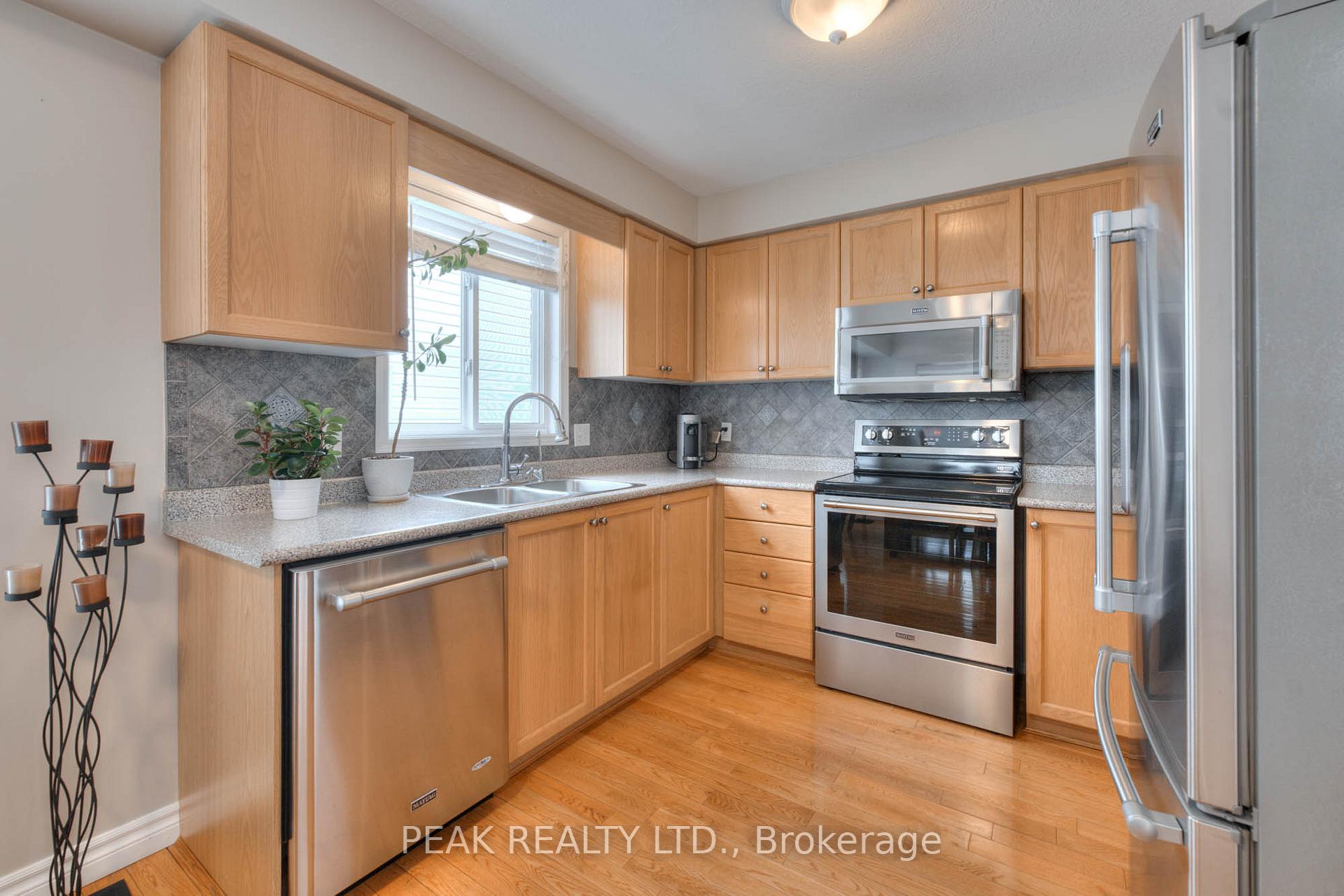 Photo 11 of 34 Reistview Street, Kitchener — HOMEH