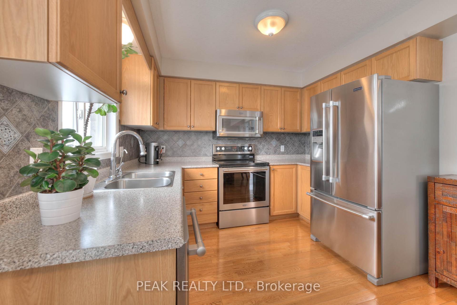 Photo 12 of 34 Reistview Street, Kitchener — HOMEH