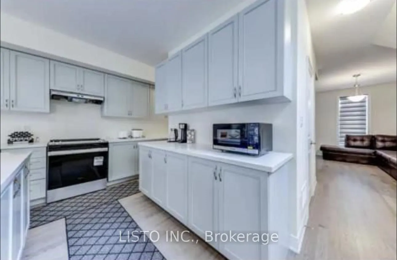 Photo 6 of 12 Thomas Hope Lane, Markham, Cedarwood — HOMEH