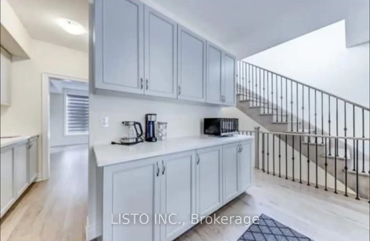 Photo 8 of 12 Thomas Hope Lane, Markham, Cedarwood — HOMEH