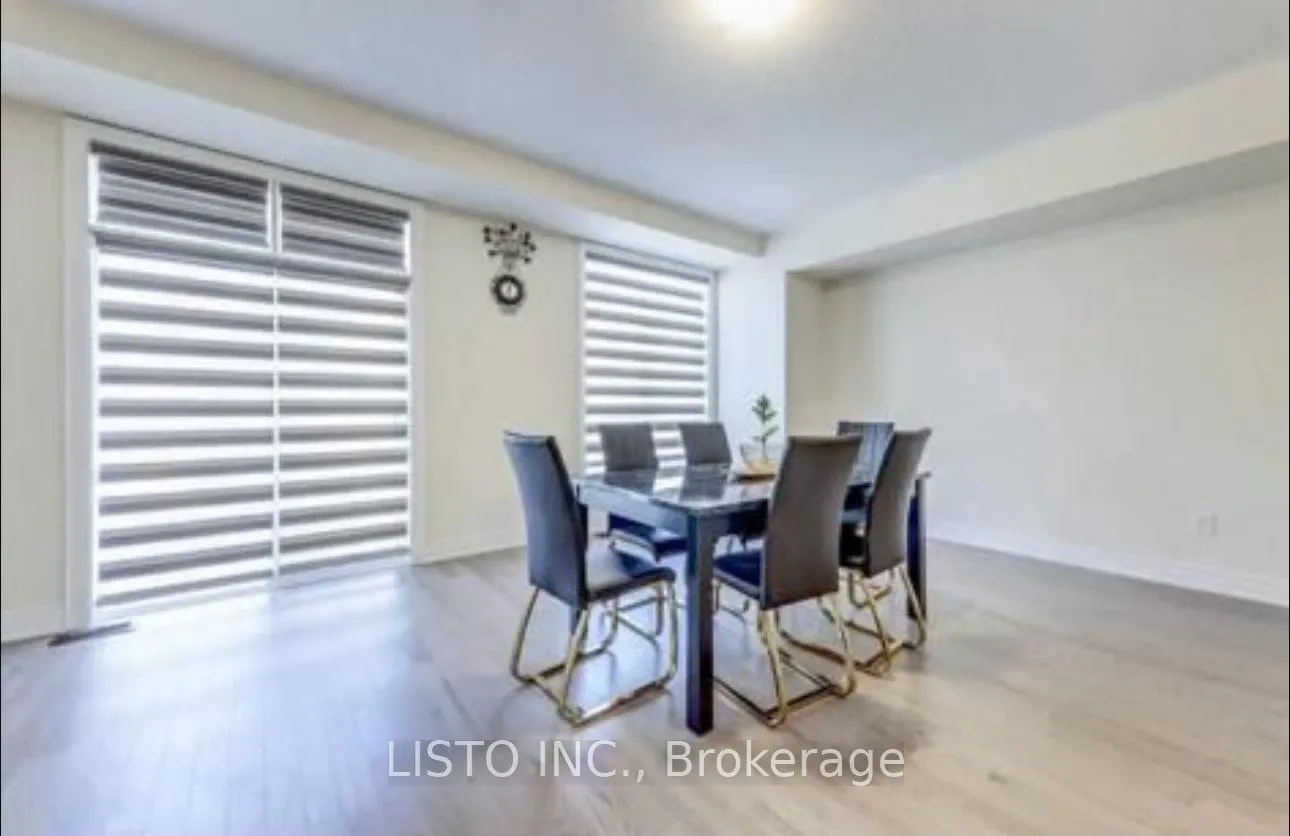 Photo 9 of 12 Thomas Hope Lane, Markham, Cedarwood — HOMEH
