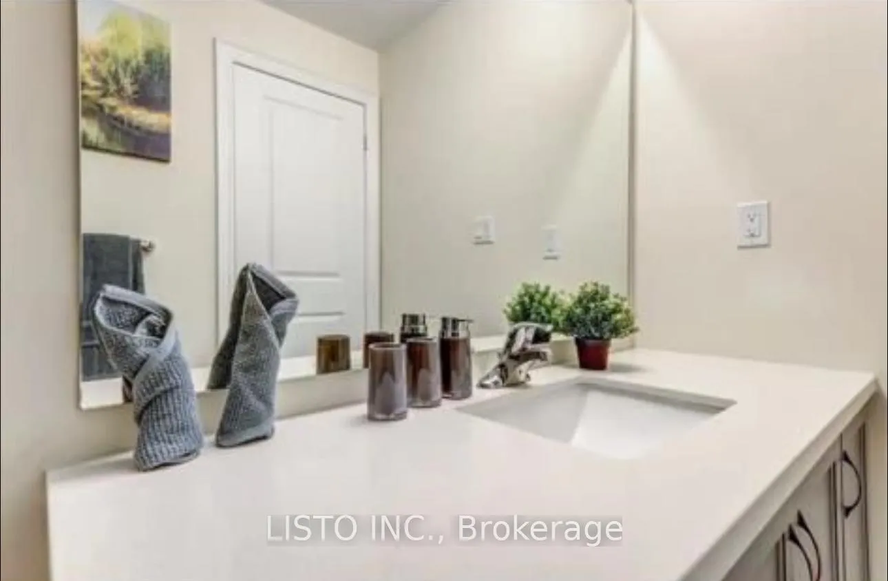 Photo 16 of 12 Thomas Hope Lane, Markham, Cedarwood — HOMEH