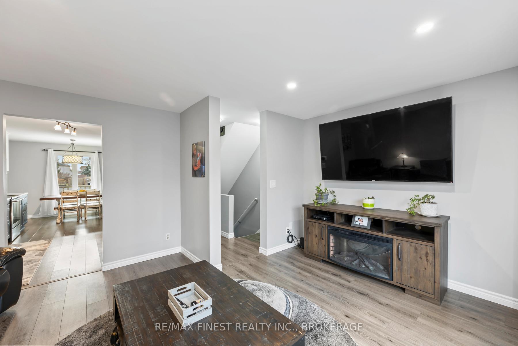 Photo 13 of 49 McKeown Crescent, Loyalist, Amherstview — HOMEH