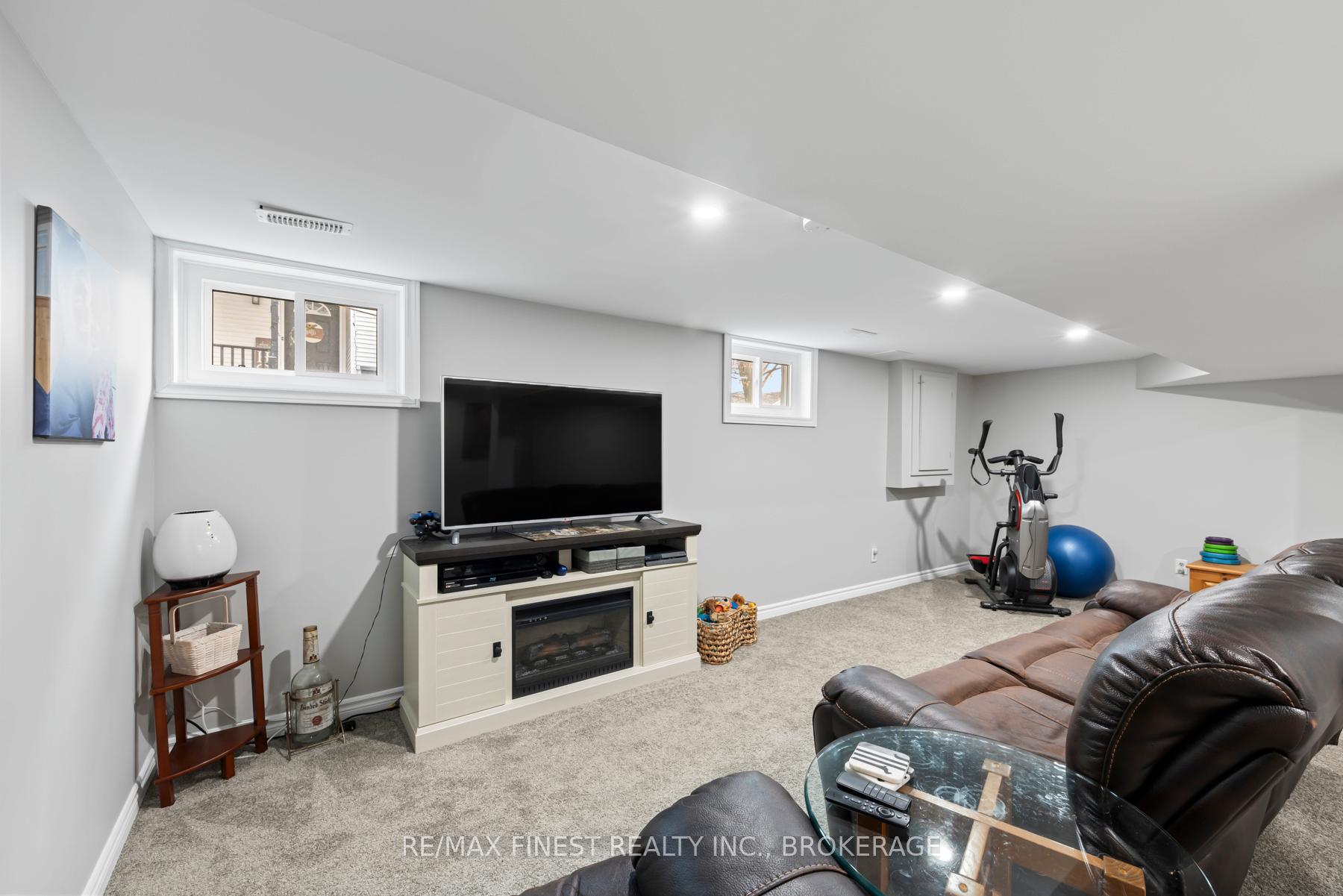 Photo 24 of 49 McKeown Crescent, Loyalist, Amherstview — HOMEH