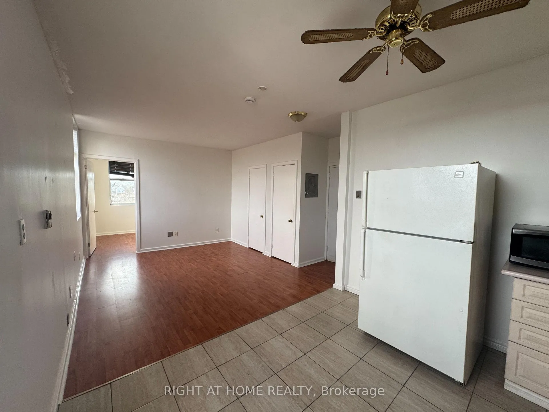 Photo 21 of Unit 3, 279 Drouillard Road, Windsor — HOMEH
