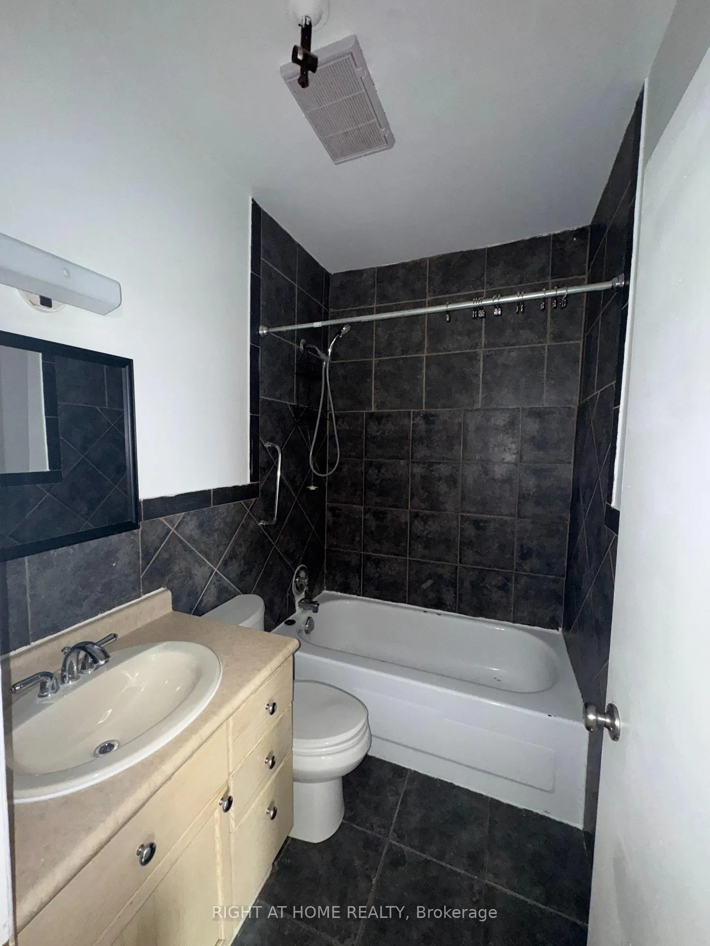 Photo 25 of Unit 3, 279 Drouillard Road, Windsor — HOMEH