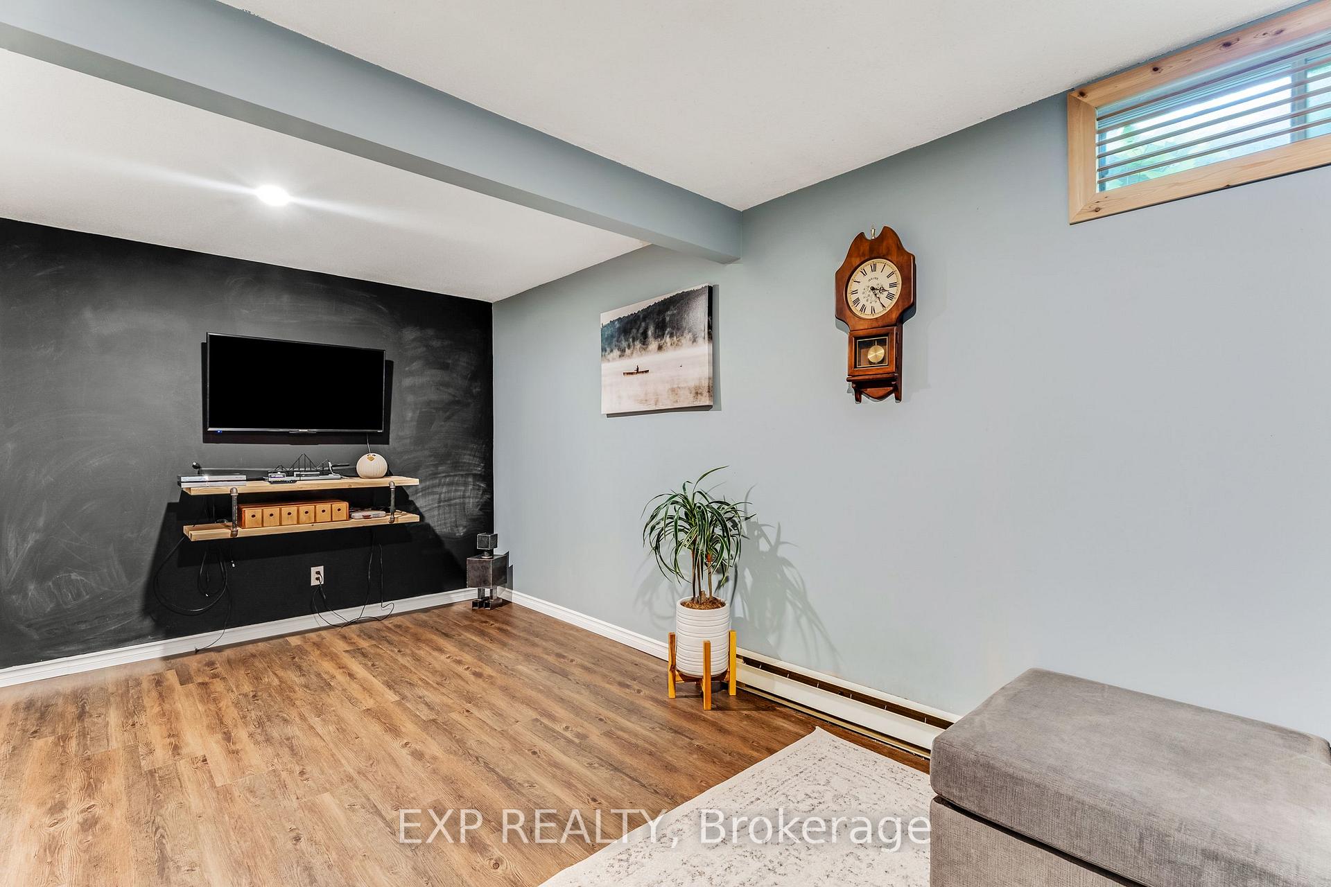 Photo 27 of 50 Highland Crescent, Kitchener — HOMEH