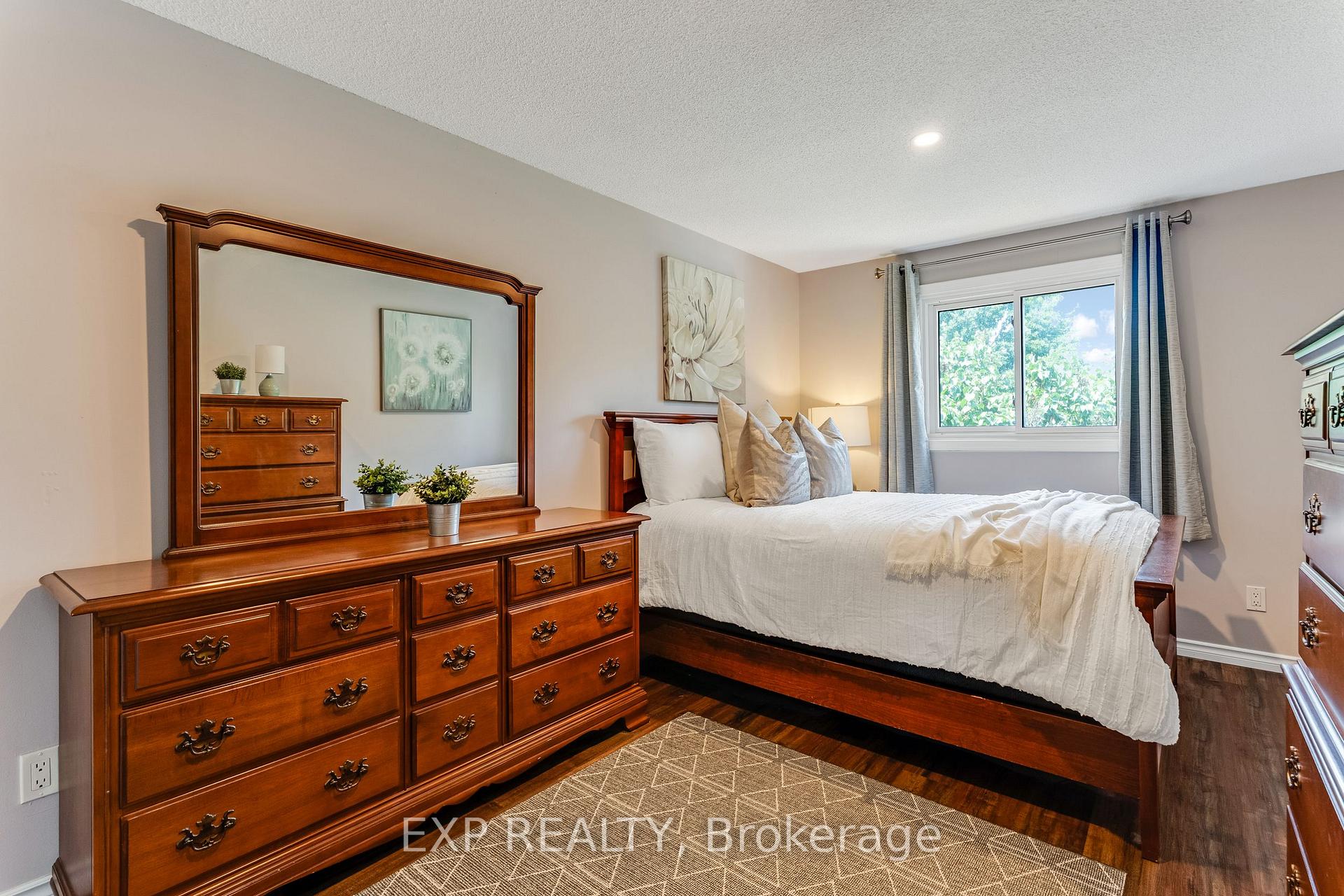 Photo 33 of 50 Highland Crescent, Kitchener — HOMEH