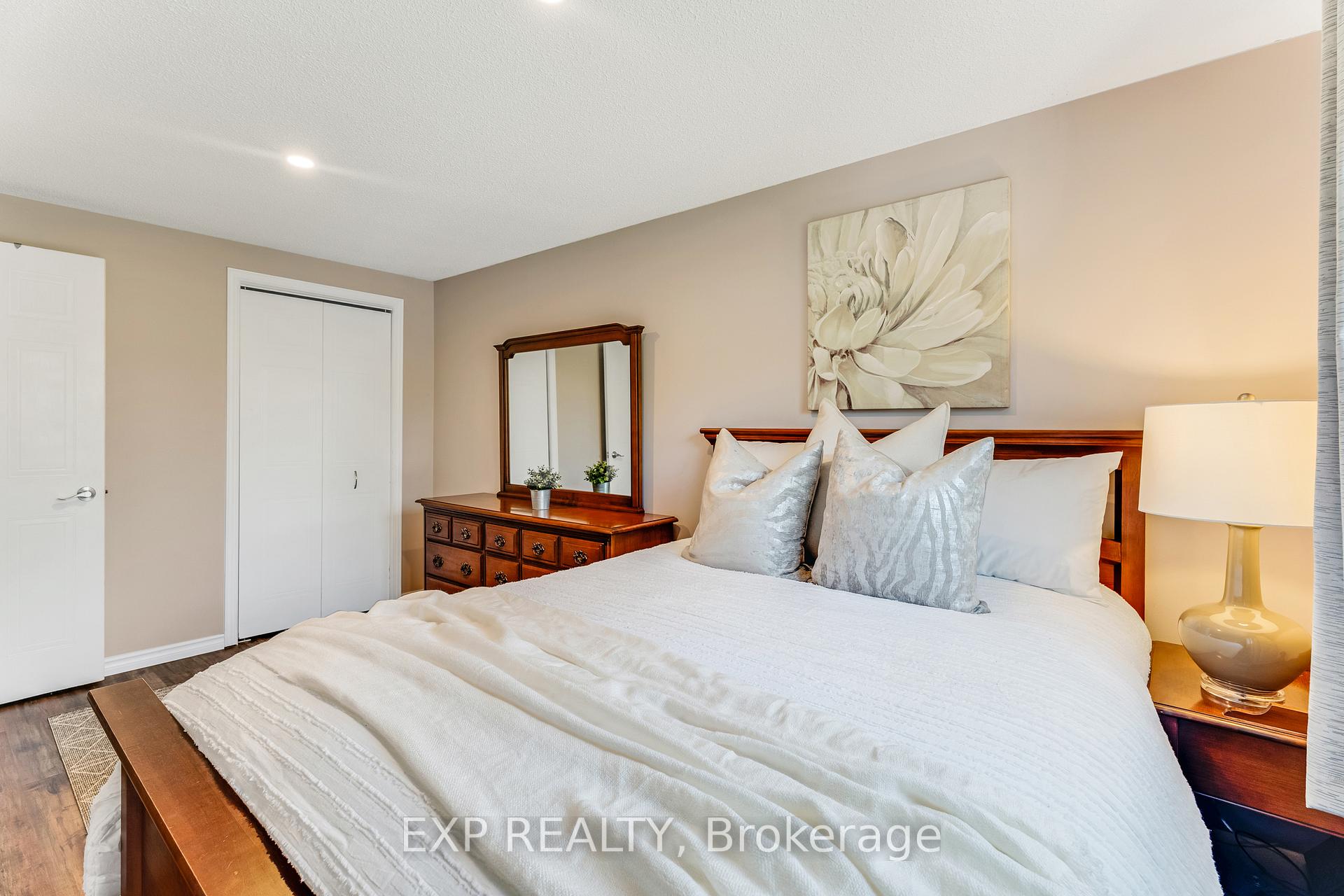 Photo 35 of 50 Highland Crescent, Kitchener — HOMEH