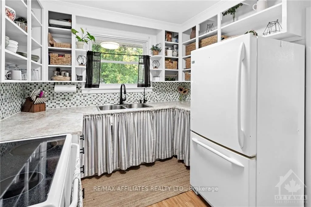 Photo 5 of 5471 North Drive, Ottawa, Manotick Long Island & Nicholls Island — HOMEH