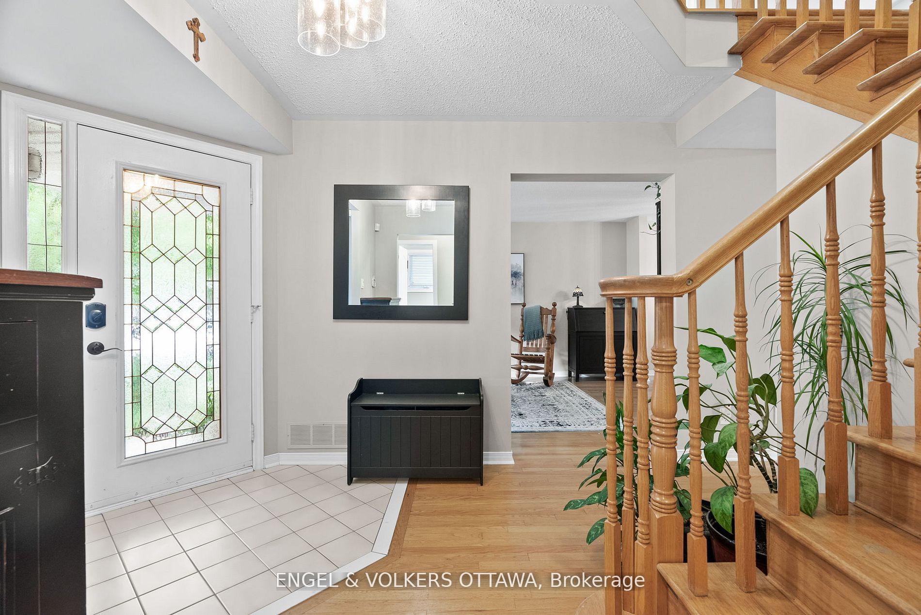 Photo 5 of 51 Emerald Meadows Drive, Ottawa, Kanata - Emerald Meadows/Trailwest — HOMEH