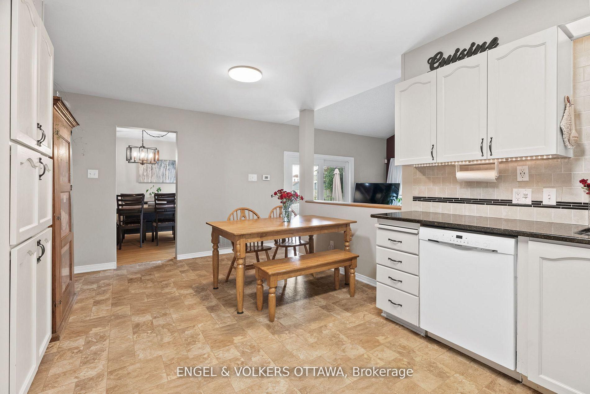 Photo 14 of 51 Emerald Meadows Drive, Ottawa, Kanata - Emerald Meadows/Trailwest — HOMEH