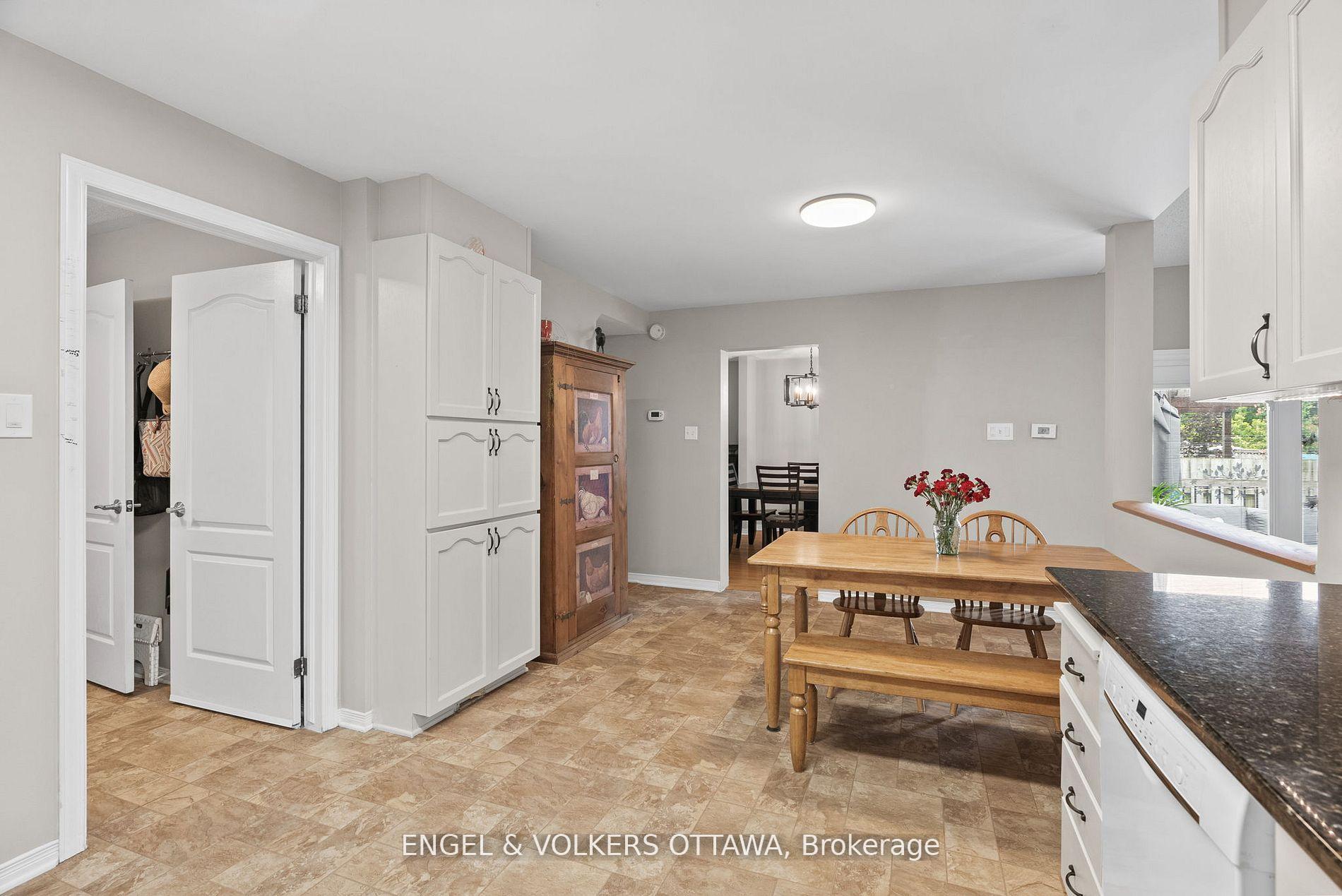 Photo 16 of 51 Emerald Meadows Drive, Ottawa, Kanata - Emerald Meadows/Trailwest — HOMEH