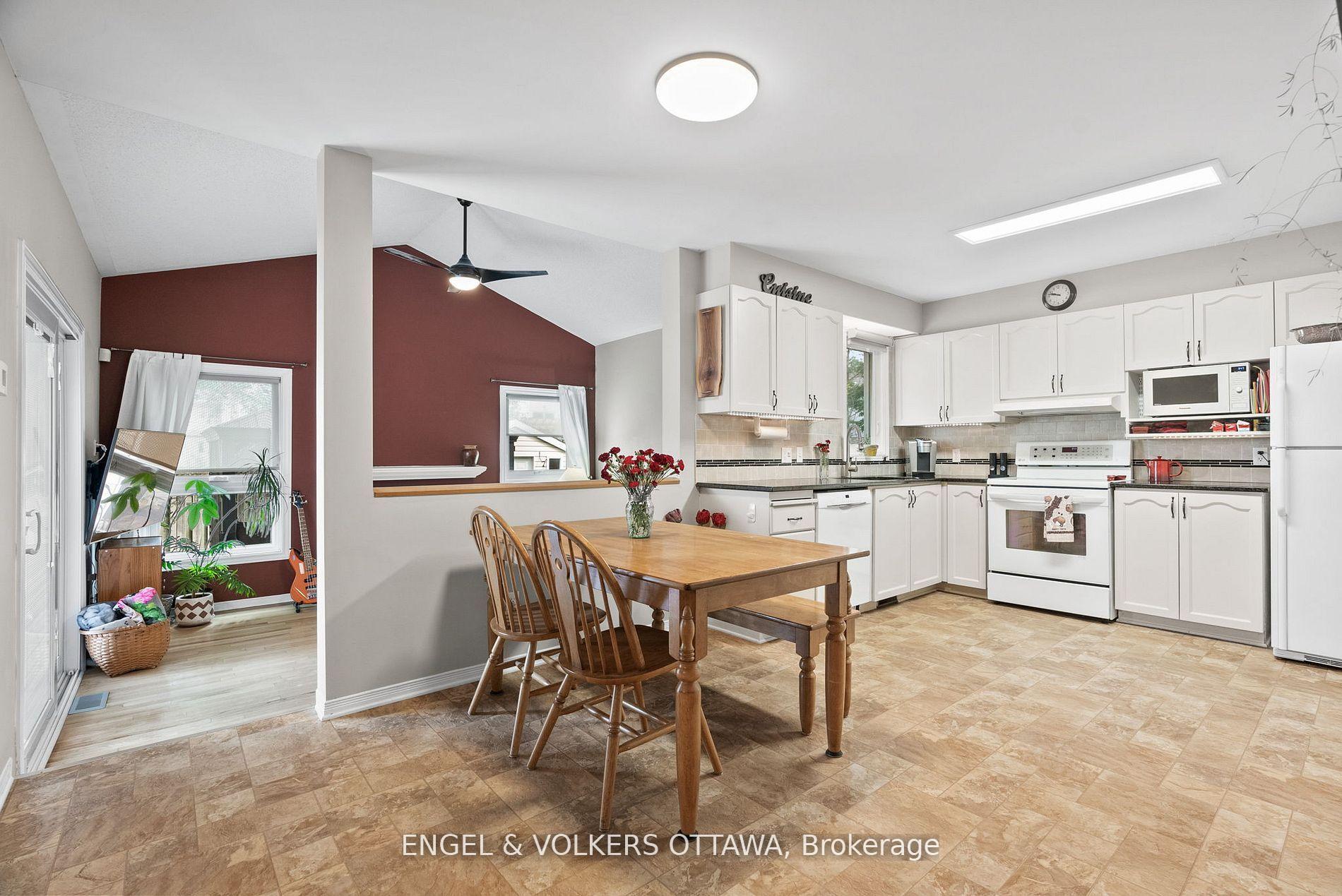 Photo 18 of 51 Emerald Meadows Drive, Ottawa, Kanata - Emerald Meadows/Trailwest — HOMEH