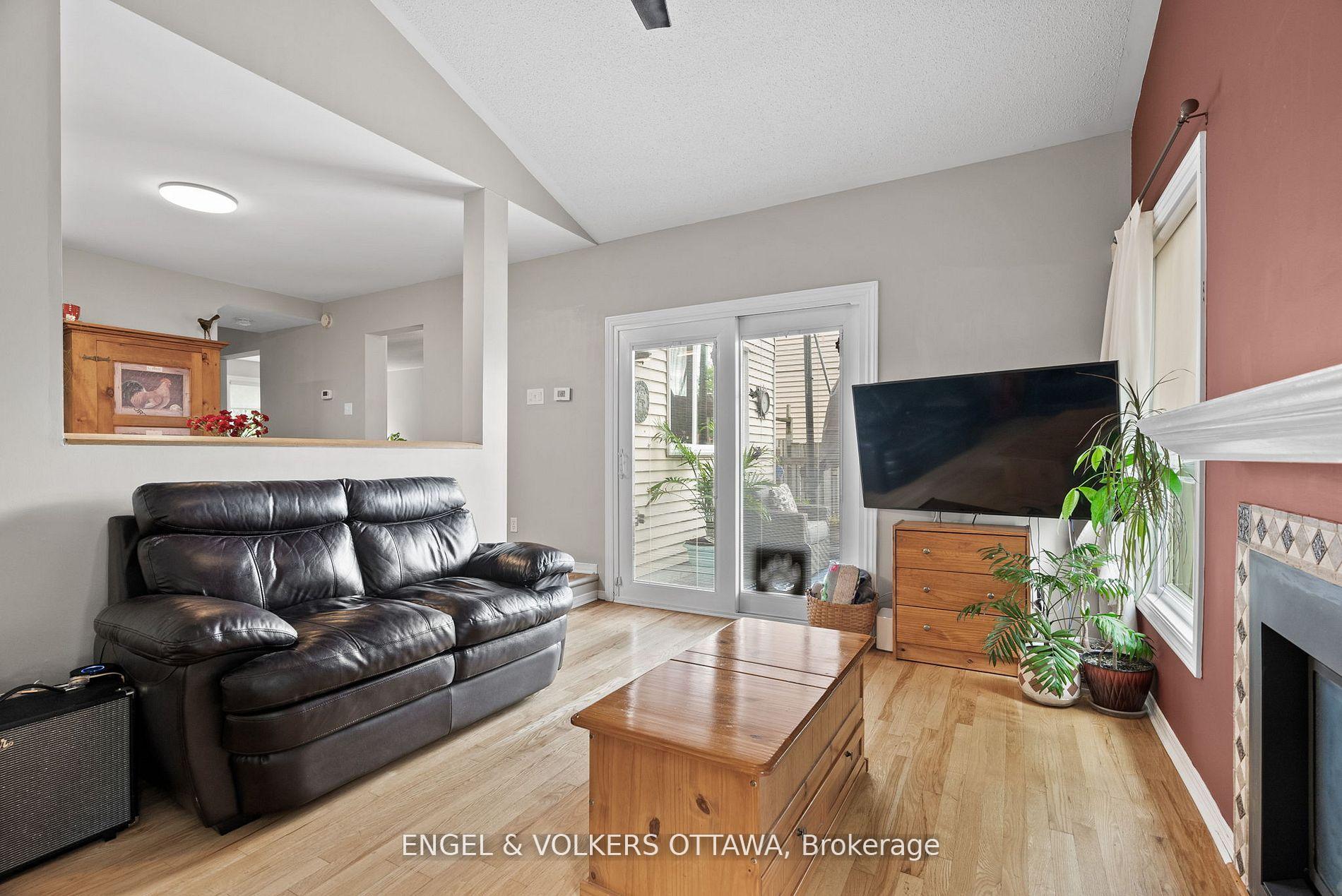 Photo 20 of 51 Emerald Meadows Drive, Ottawa, Kanata - Emerald Meadows/Trailwest — HOMEH