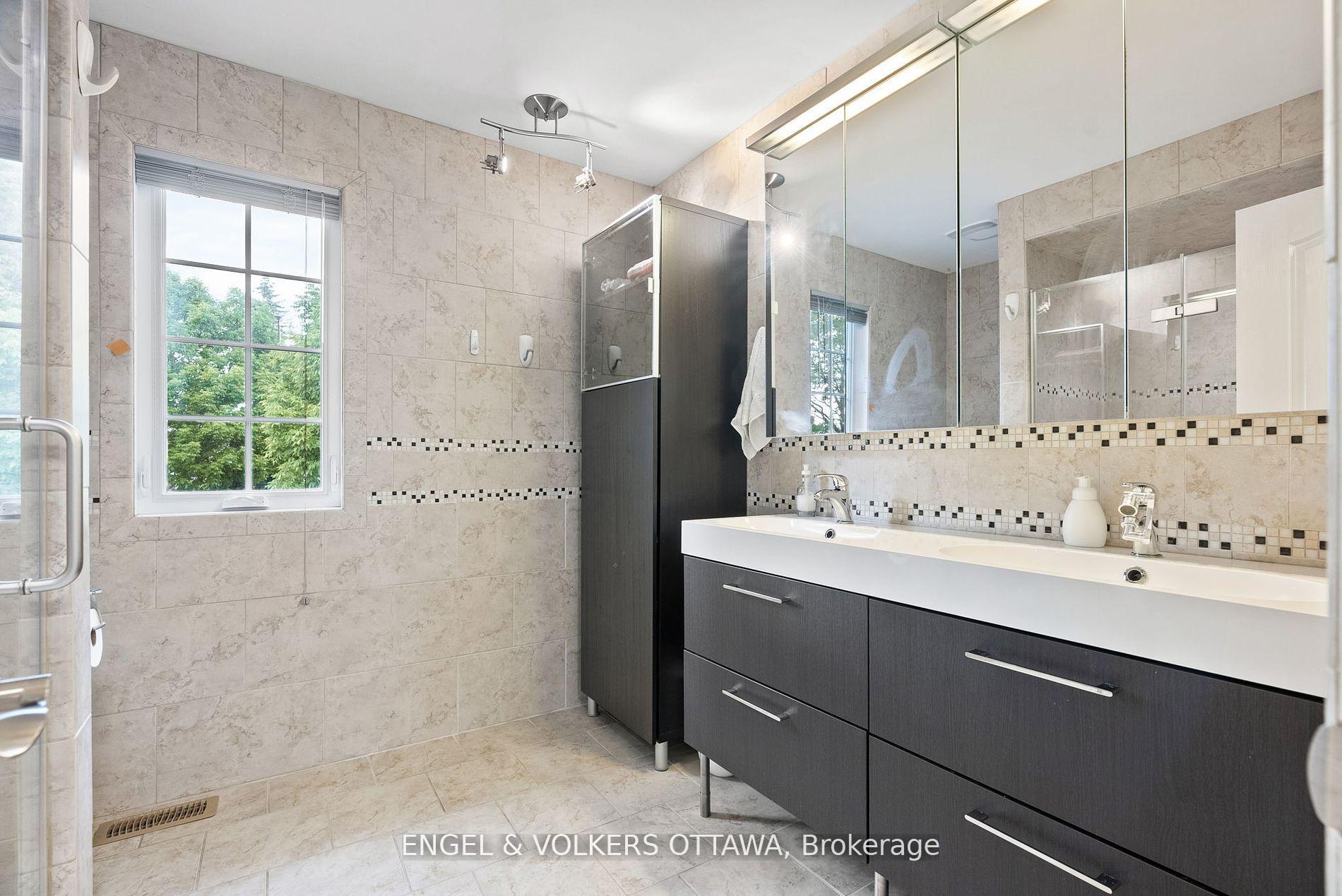 Photo 27 of 51 Emerald Meadows Drive, Ottawa, Kanata - Emerald Meadows/Trailwest — HOMEH