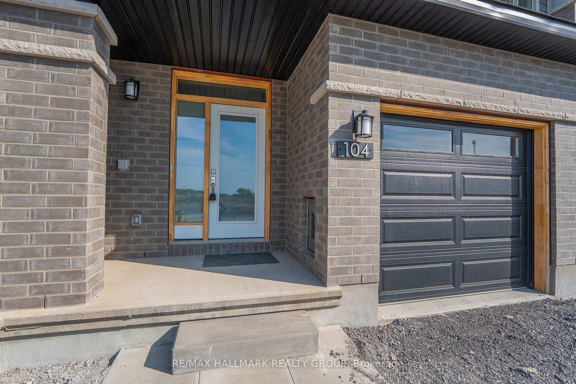 Photo 2 of 104 Ploughshare Road, Ottawa, Kanata - Katimavik — HOMEH