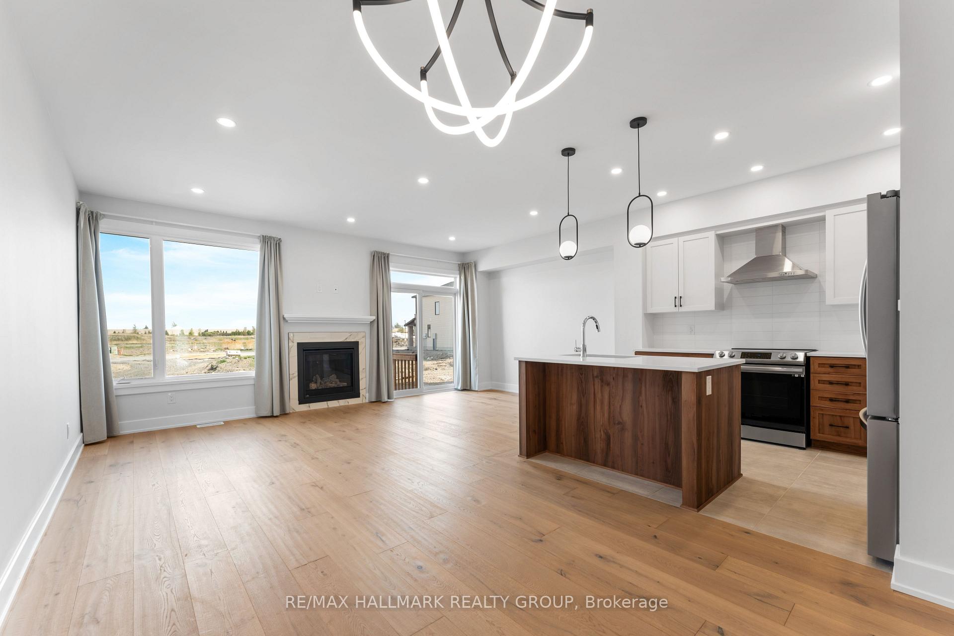 Photo 5 of 104 Ploughshare Road, Ottawa, Kanata - Katimavik — HOMEH