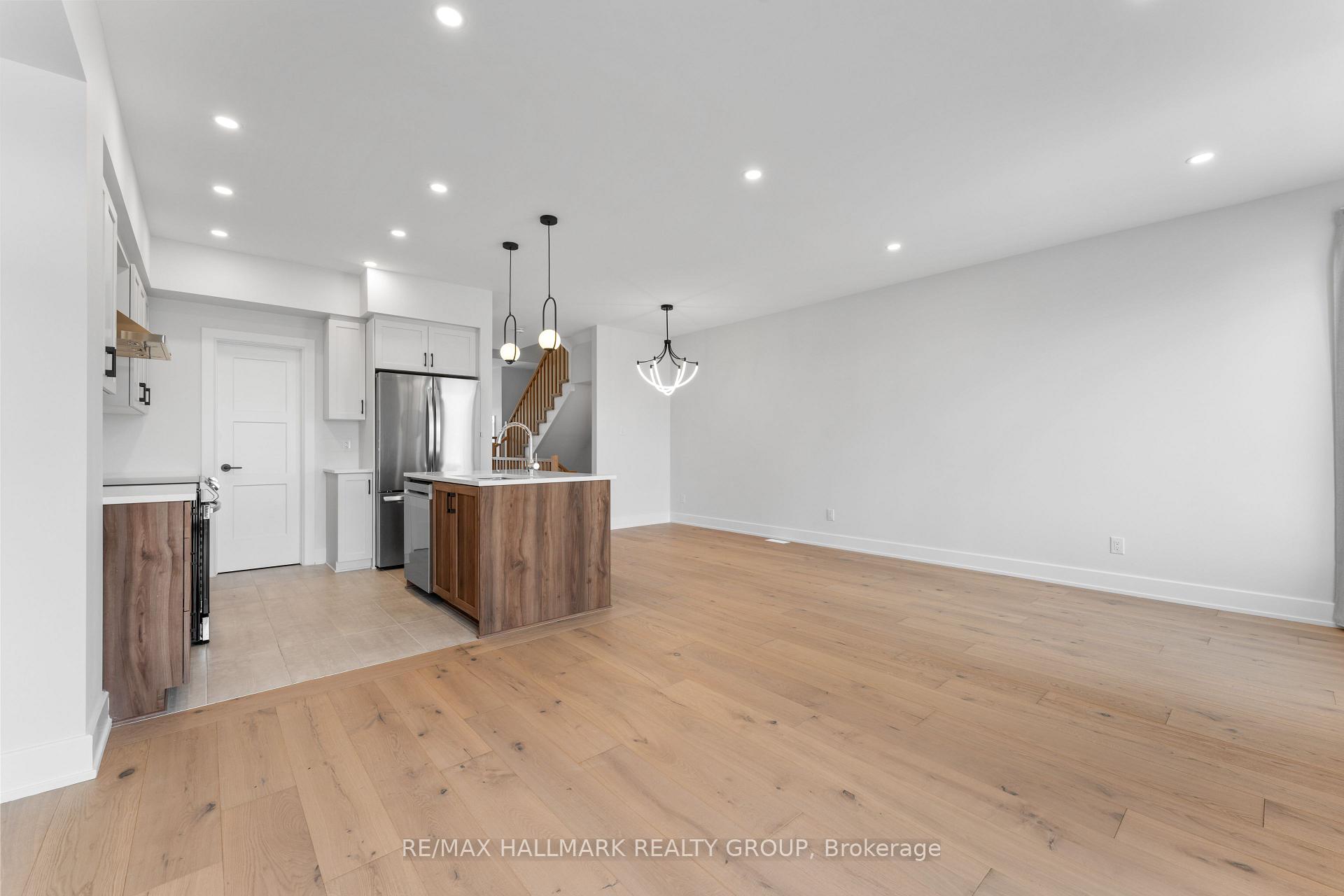 Photo 7 of 104 Ploughshare Road, Ottawa, Kanata - Katimavik — HOMEH