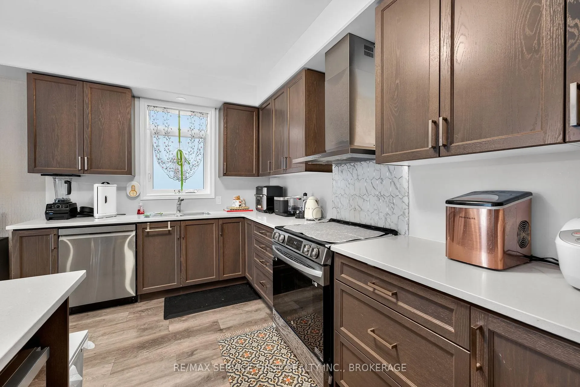 Photo 14 of 1724 Monica Drive, Kingston, City Northwest — HOMEH
