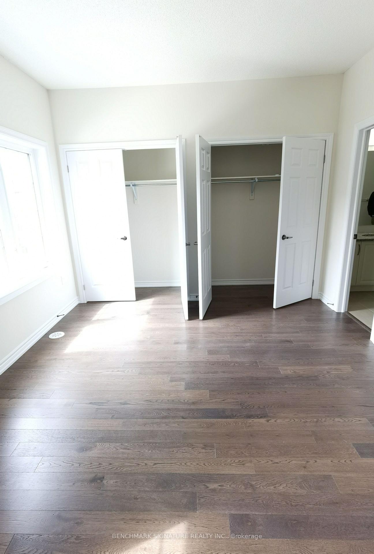 Photo 5 of 31 Mannar Drive, Markham, Victoria Square — HOMEH