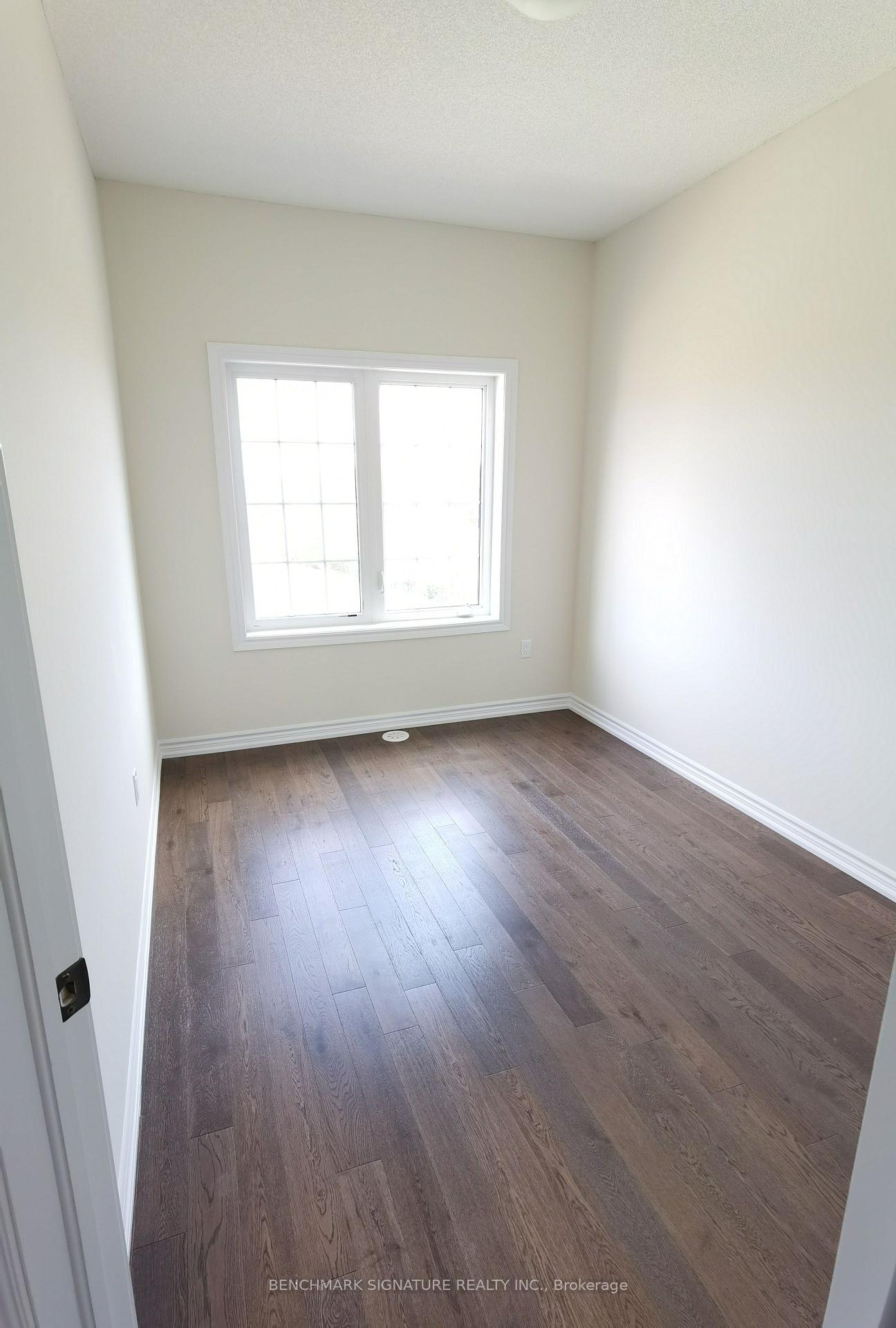 Photo 6 of 31 Mannar Drive, Markham, Victoria Square — HOMEH