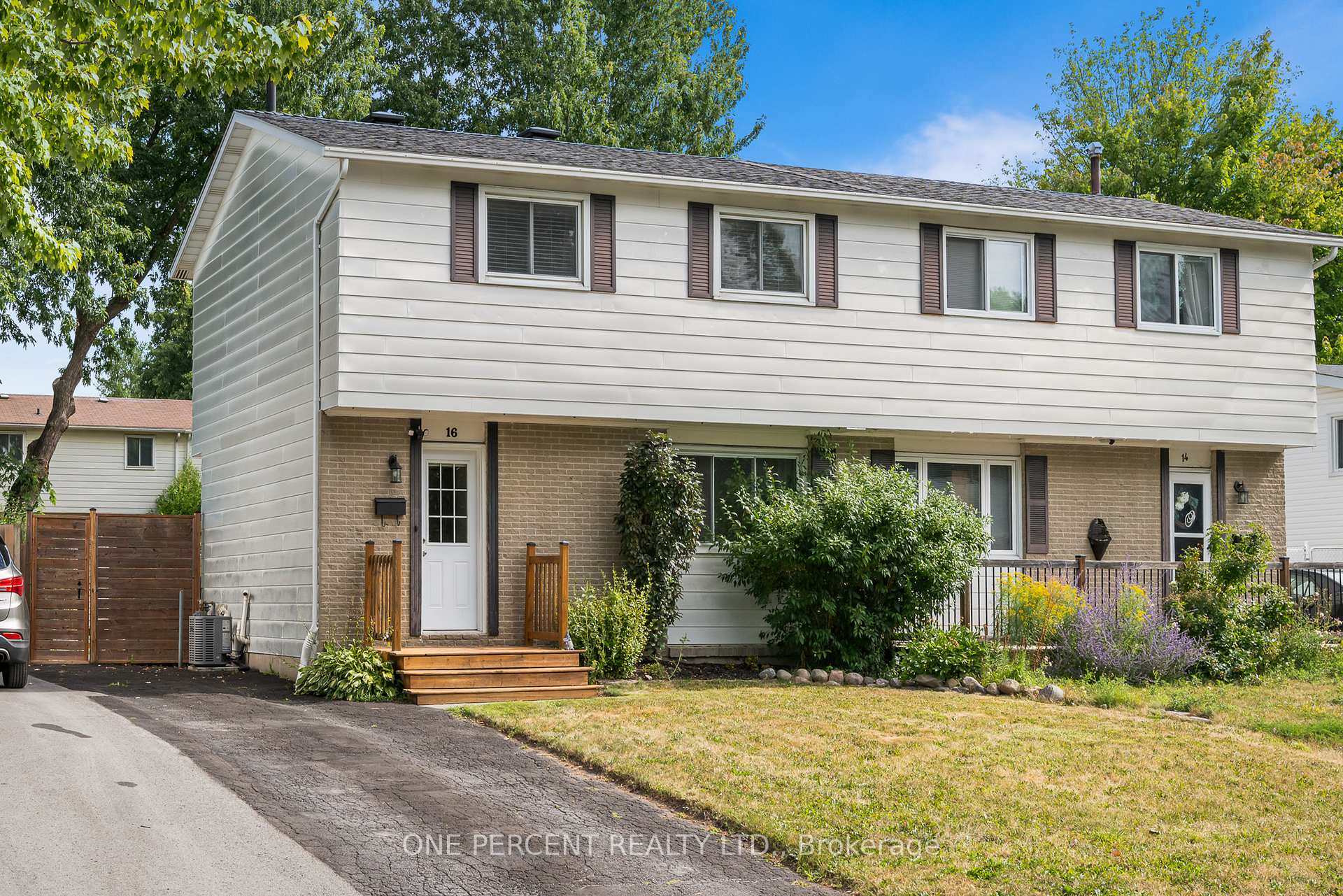 Photo 1 of 16 Shouldice Crescent, Ottawa, Kanata - Glencairn/Hazeldean — HOMEH
