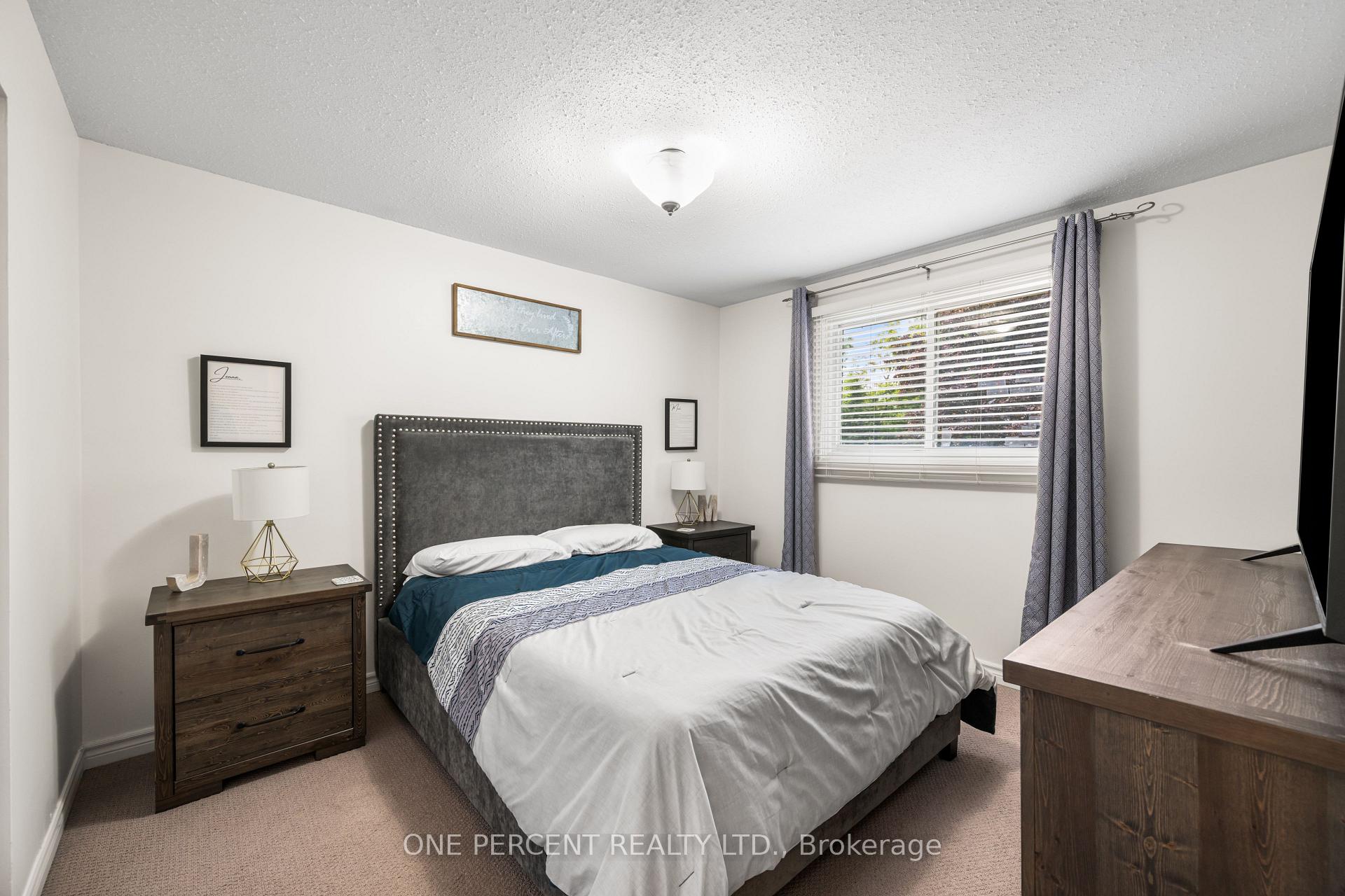 Photo 14 of 16 Shouldice Crescent, Ottawa, Kanata - Glencairn/Hazeldean — HOMEH