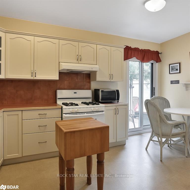 Photo 6 of Unit Main, 319 Queen Street S, Hamilton, Kirkendall — HOMEH