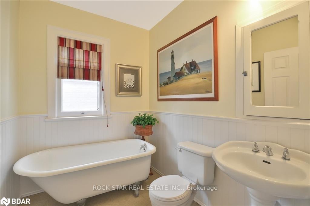 Photo 7 of Unit Main, 319 Queen Street S, Hamilton, Kirkendall — HOMEH