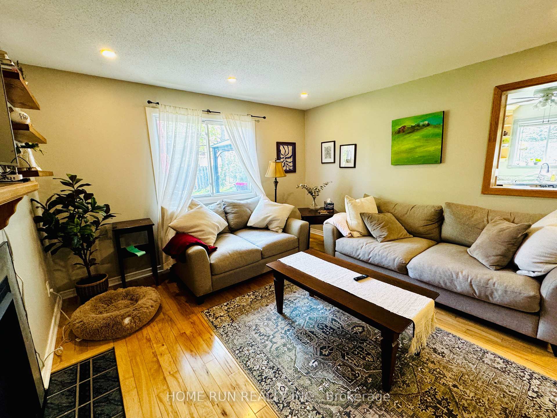 Photo 5 of 131 Shearer Crescent, Ottawa, Kanata - Katimavik — HOMEH