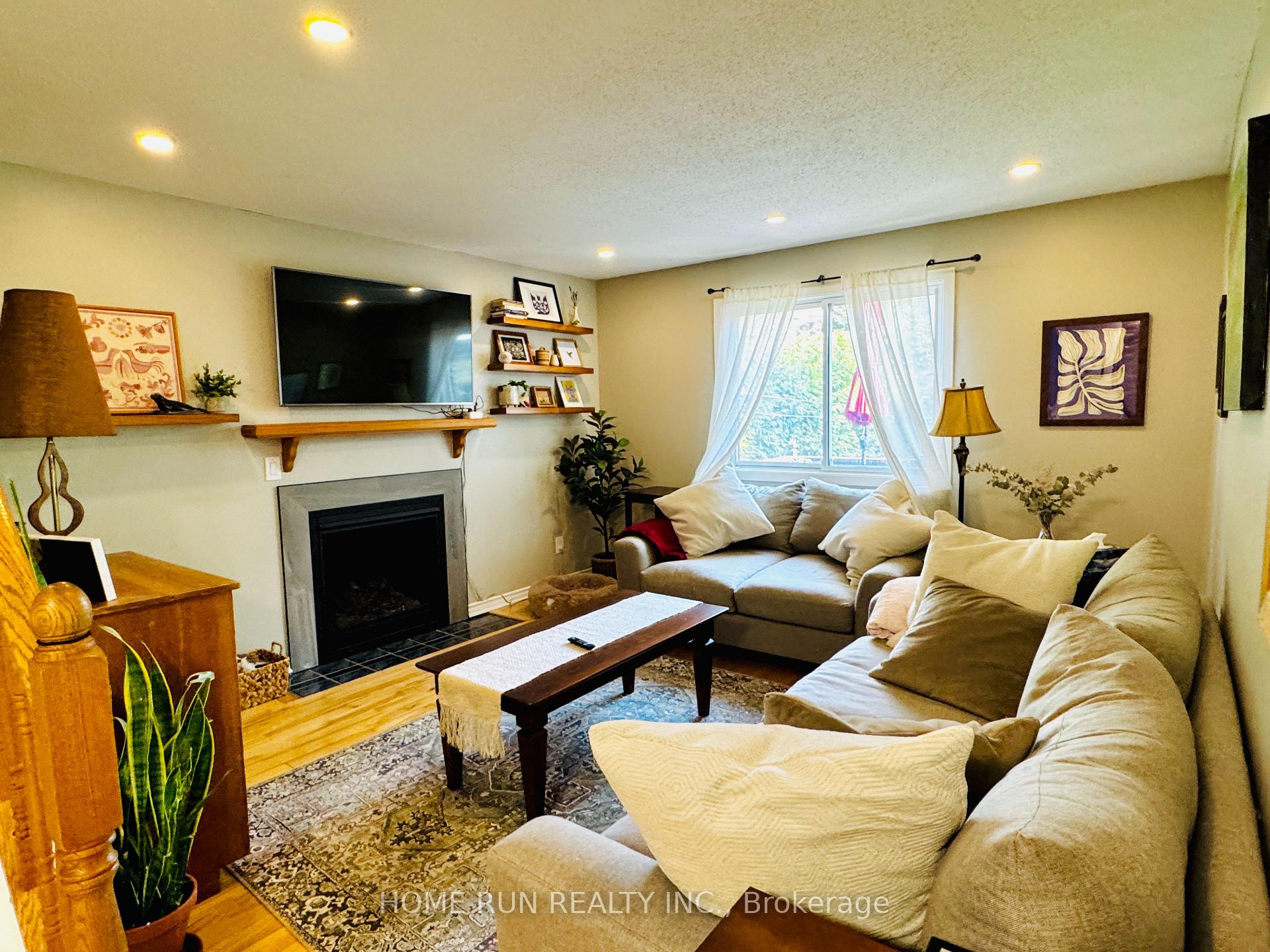 Photo 11 of 131 Shearer Crescent, Ottawa, Kanata - Katimavik — HOMEH