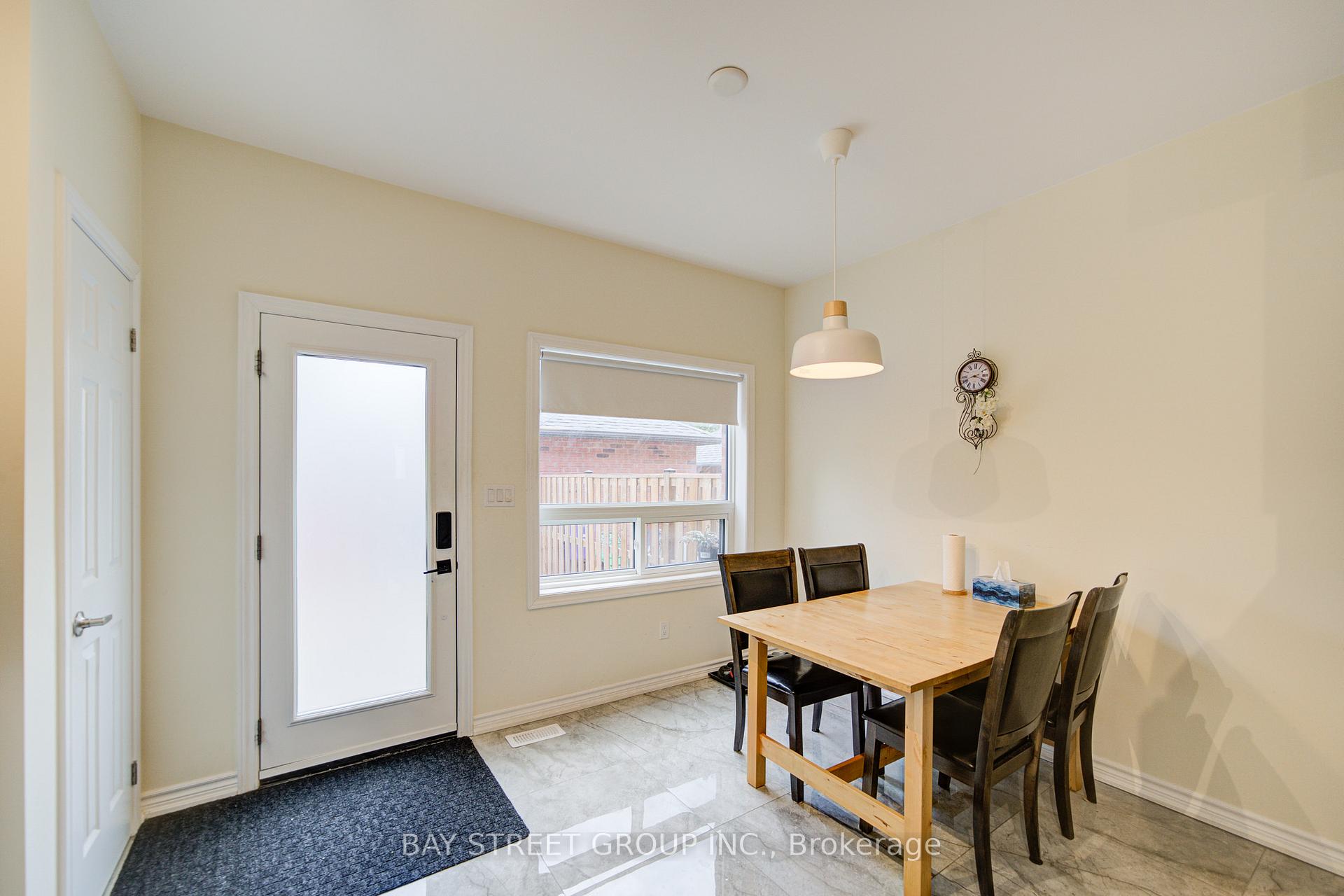 Photo 6 of 119 Bur Oak Avenue, Markham, Berczy — HOMEH