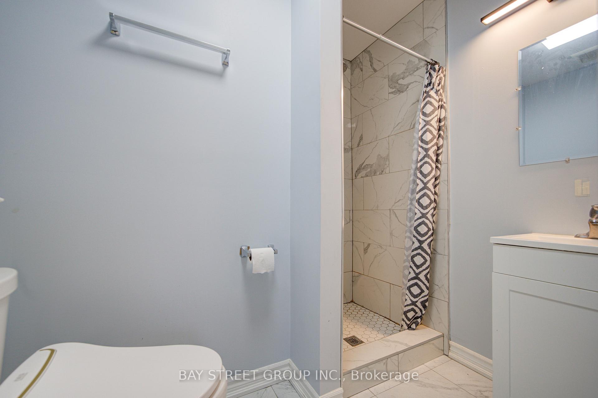 Photo 15 of 119 Bur Oak Avenue, Markham, Berczy — HOMEH